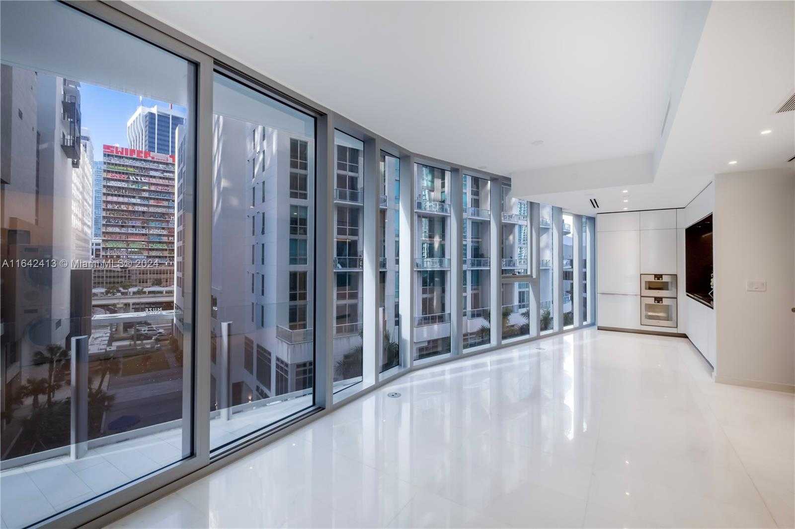 Small Image of 300 BISCAYNE BLVD WAY #506, Miami Number 8