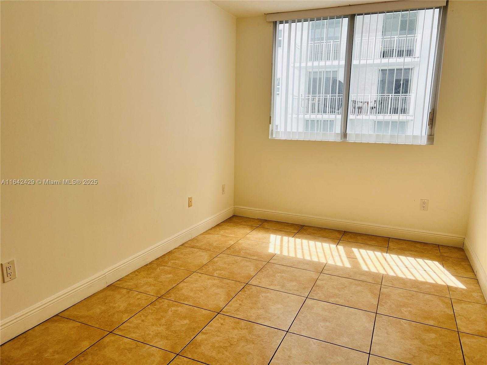 Small Image of 170 SOUTH EAST 14TH ST #2205, Miami Number 23