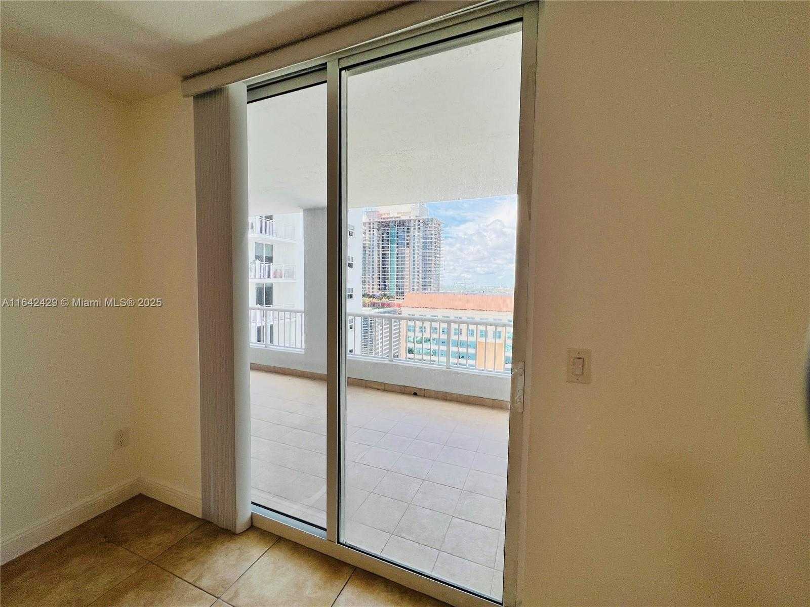 Small Image of 170 SOUTH EAST 14TH ST #2205, Miami Number 26
