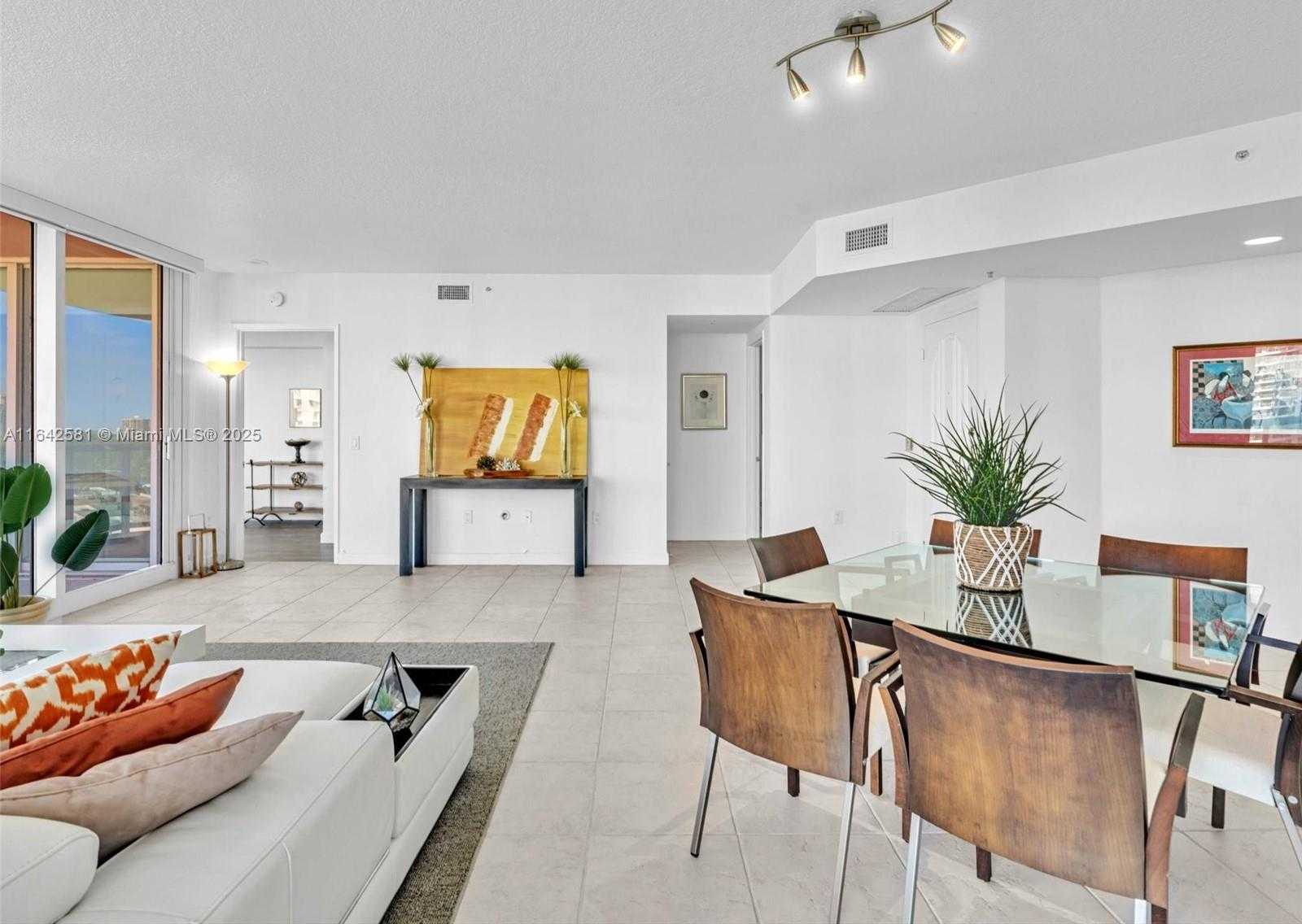 Small Image of 3370 HIDDEN BAY DR #1002, Aventura Number 10