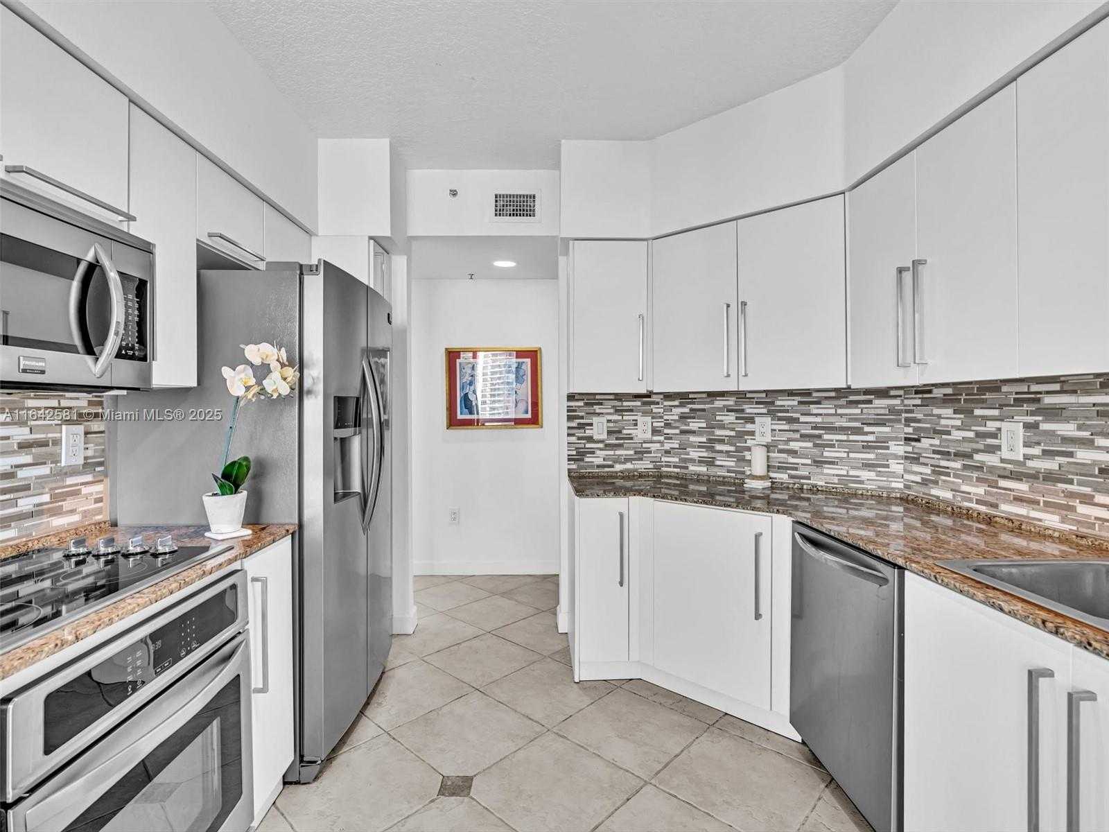 Small Image of 3370 HIDDEN BAY DR #1002, Aventura Number 21