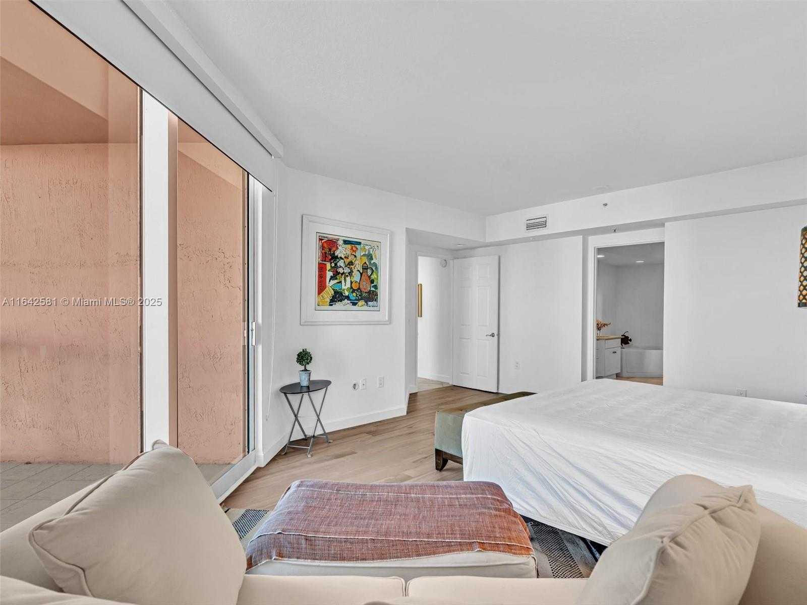 Small Image of 3370 HIDDEN BAY DR #1002, Aventura Number 26