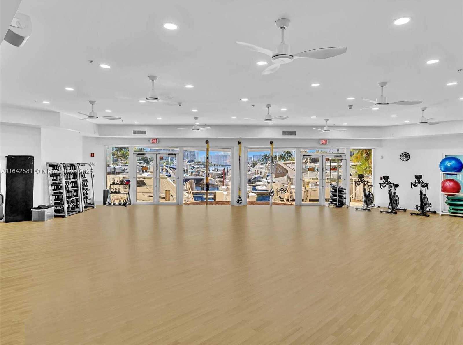 Small Image of 3370 HIDDEN BAY DR #1002, Aventura Number 80
