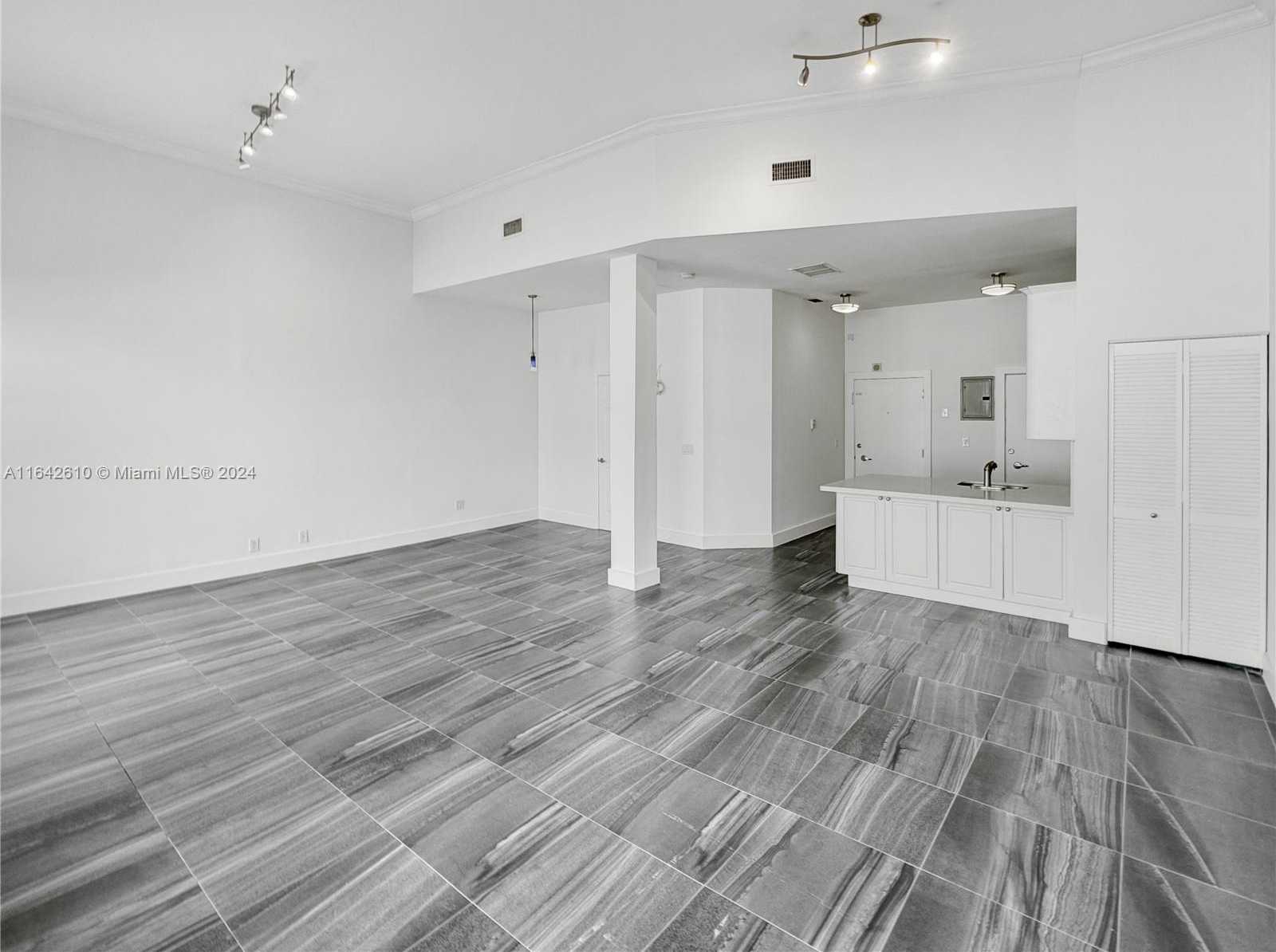 Small Image of 6770 INDIAN CREEK DR #T-C, Miami Beach Number 10