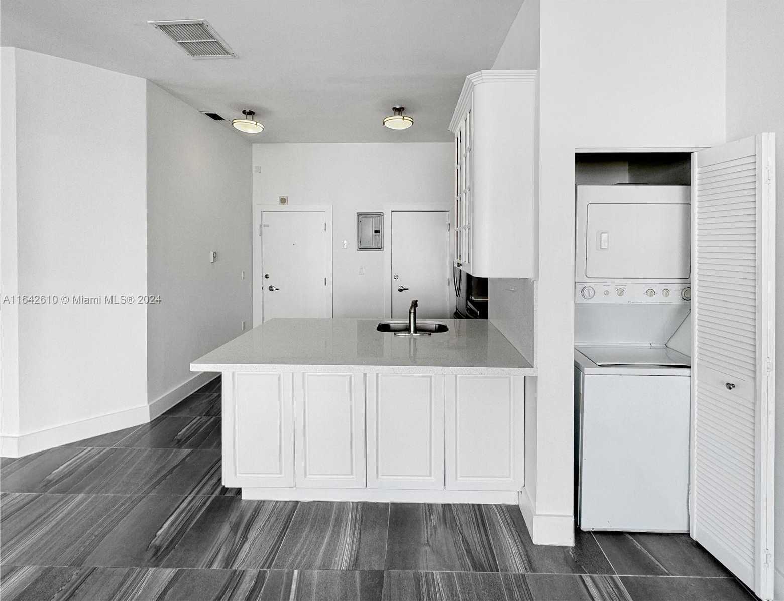 Small Image of 6770 INDIAN CREEK DR #T-C, Miami Beach Number 11