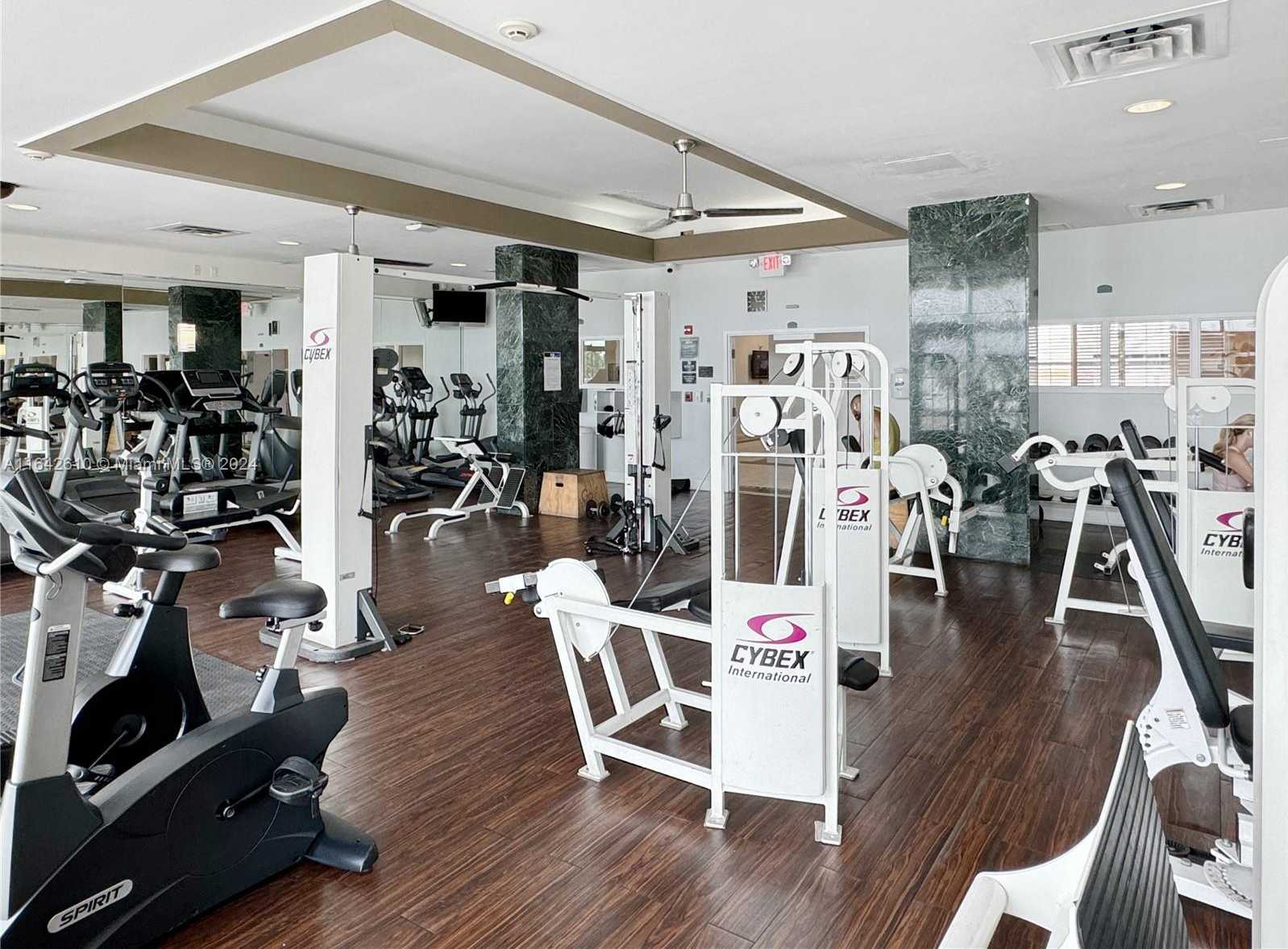 Small Image of 6770 INDIAN CREEK DR #T-C, Miami Beach Number 3