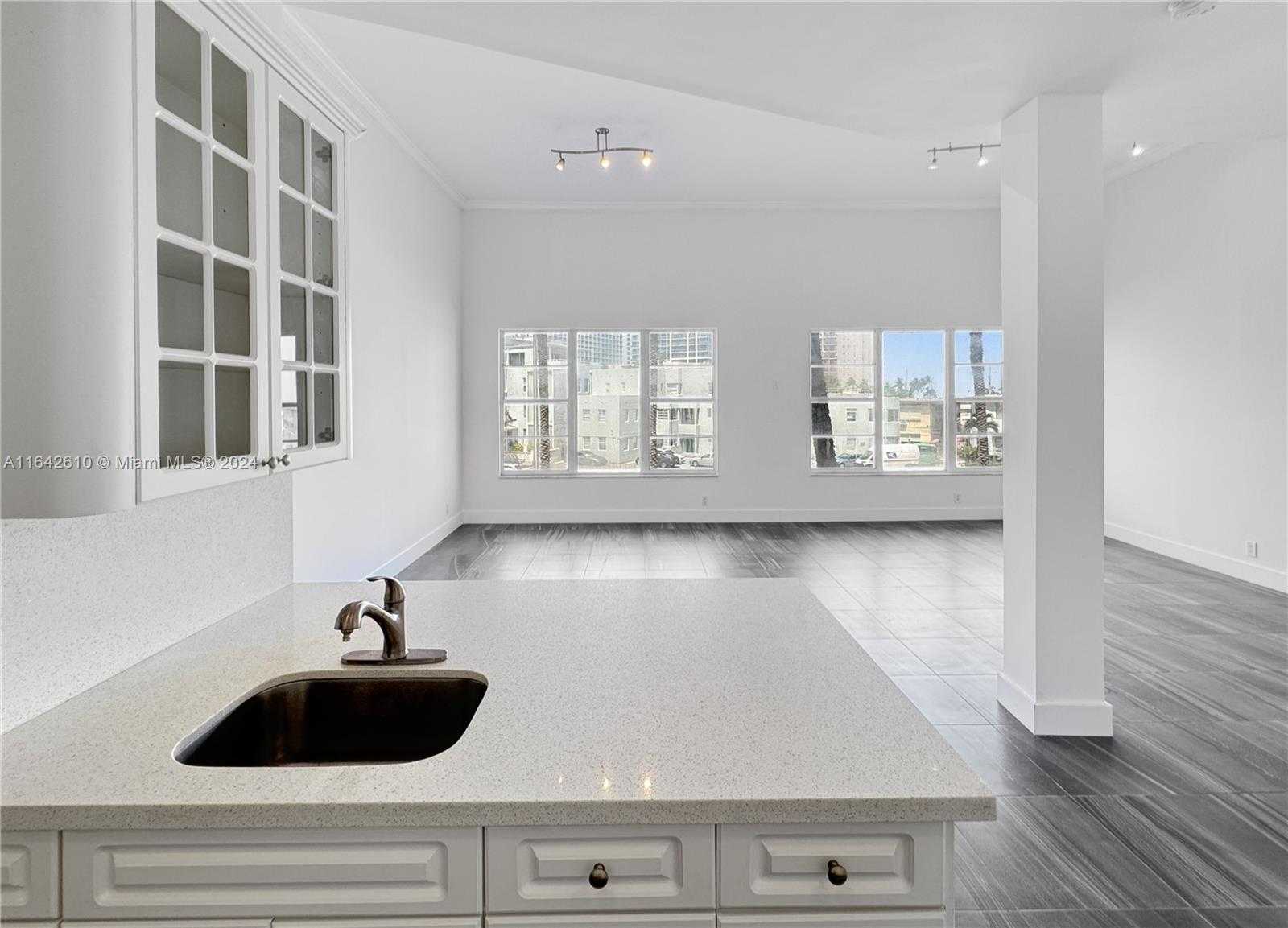 Small Image of 6770 INDIAN CREEK DR #T-C, Miami Beach Number 8