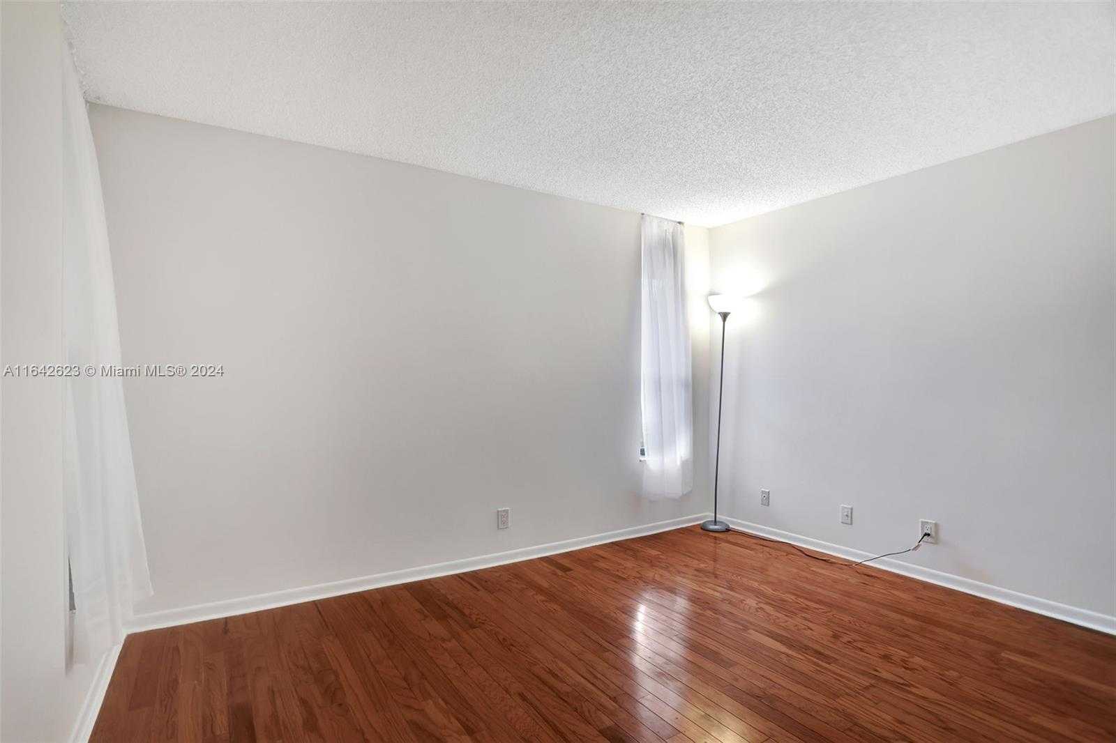 Small Image of 6219 CORAL LAKE DR #207, Margate Number 13