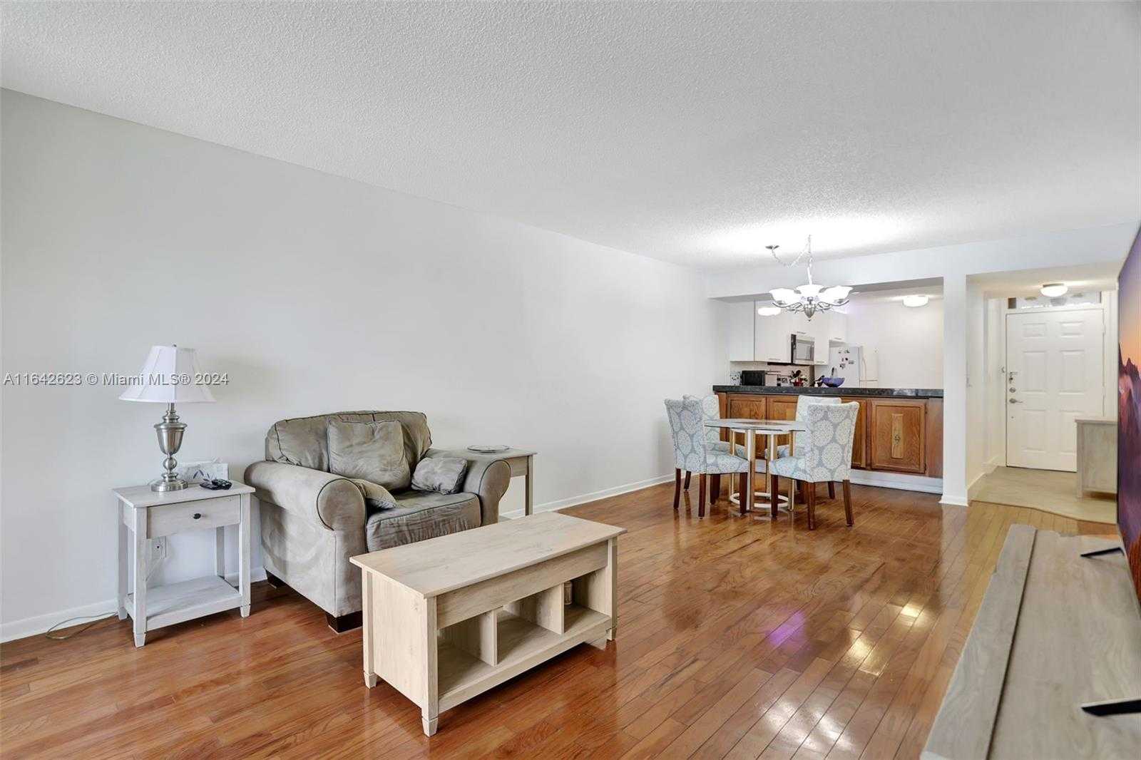 Small Image of 6219 CORAL LAKE DR #207, Margate Number 18