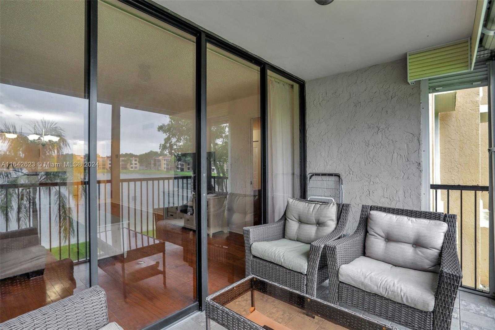 Small Image of 6219 CORAL LAKE DR #207, Margate Number 21