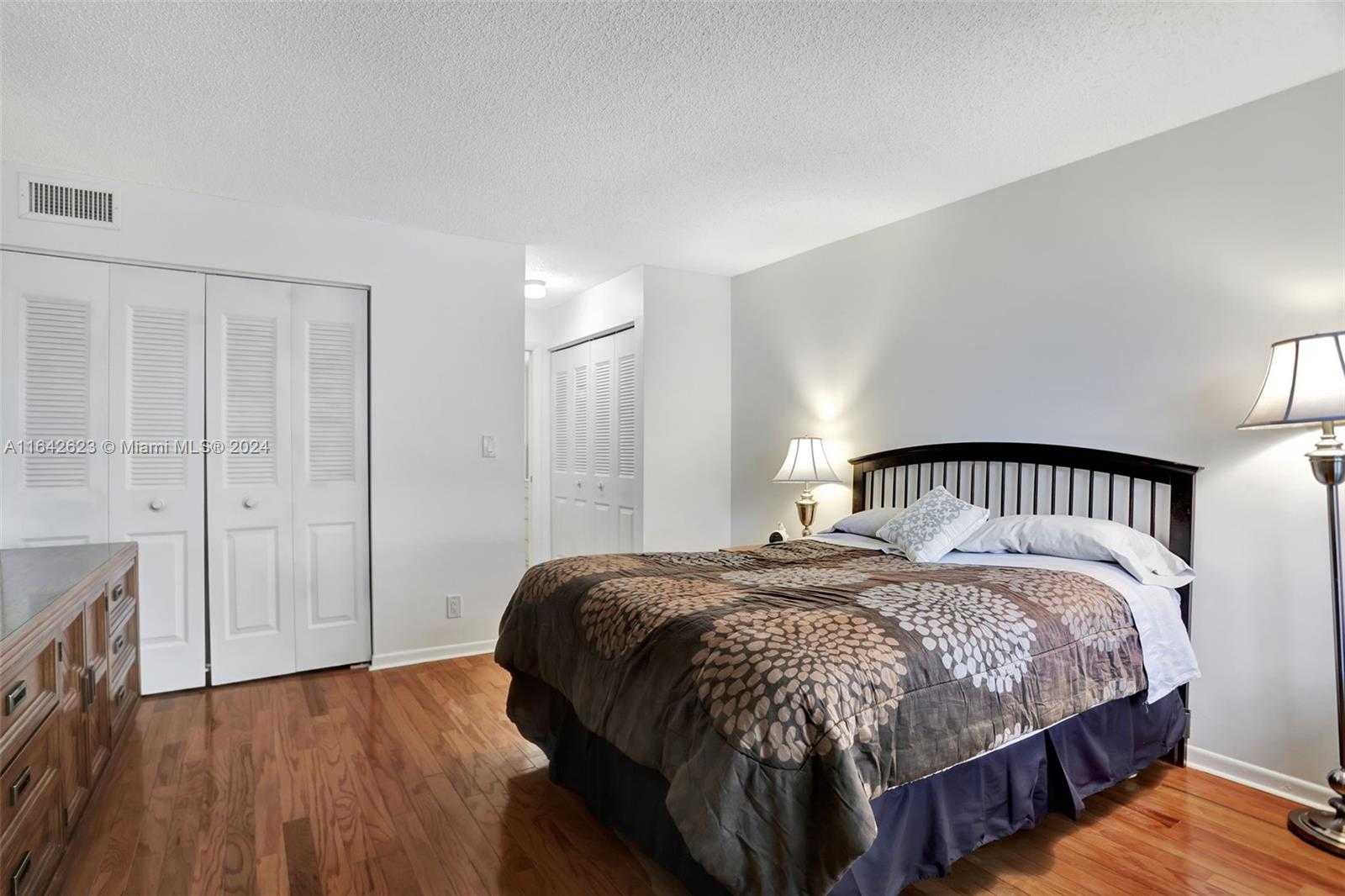 Small Image of 6219 CORAL LAKE DR #207, Margate Number 25