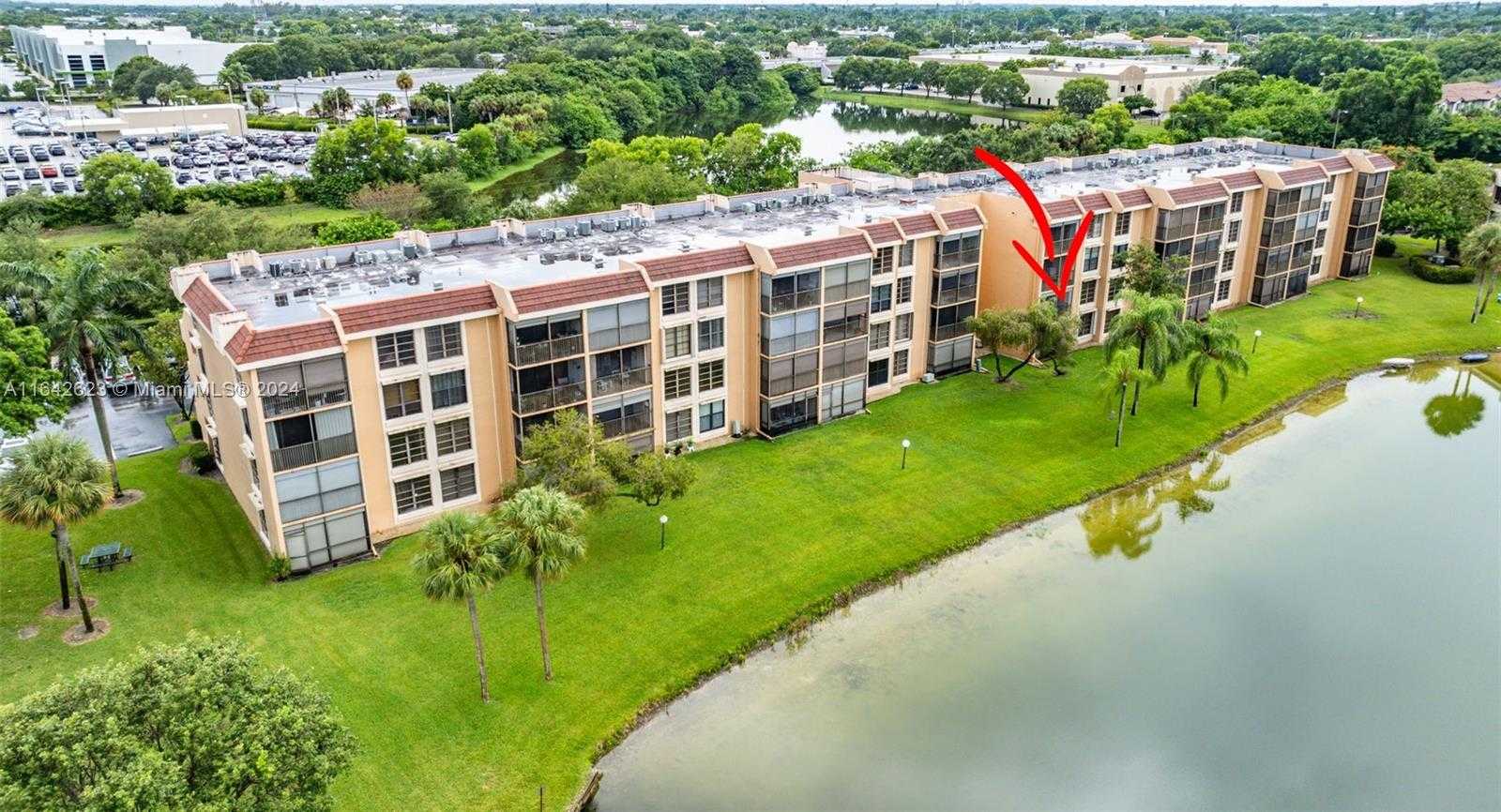 Small Image of 6219 CORAL LAKE DR #207, Margate Number 30