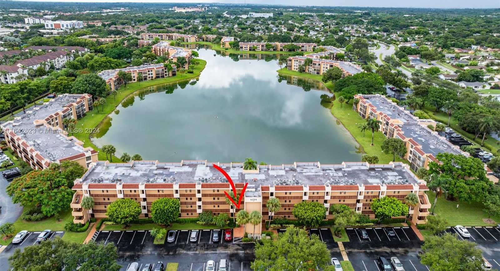 Small Image of 6219 CORAL LAKE DR #207, Margate Number 33