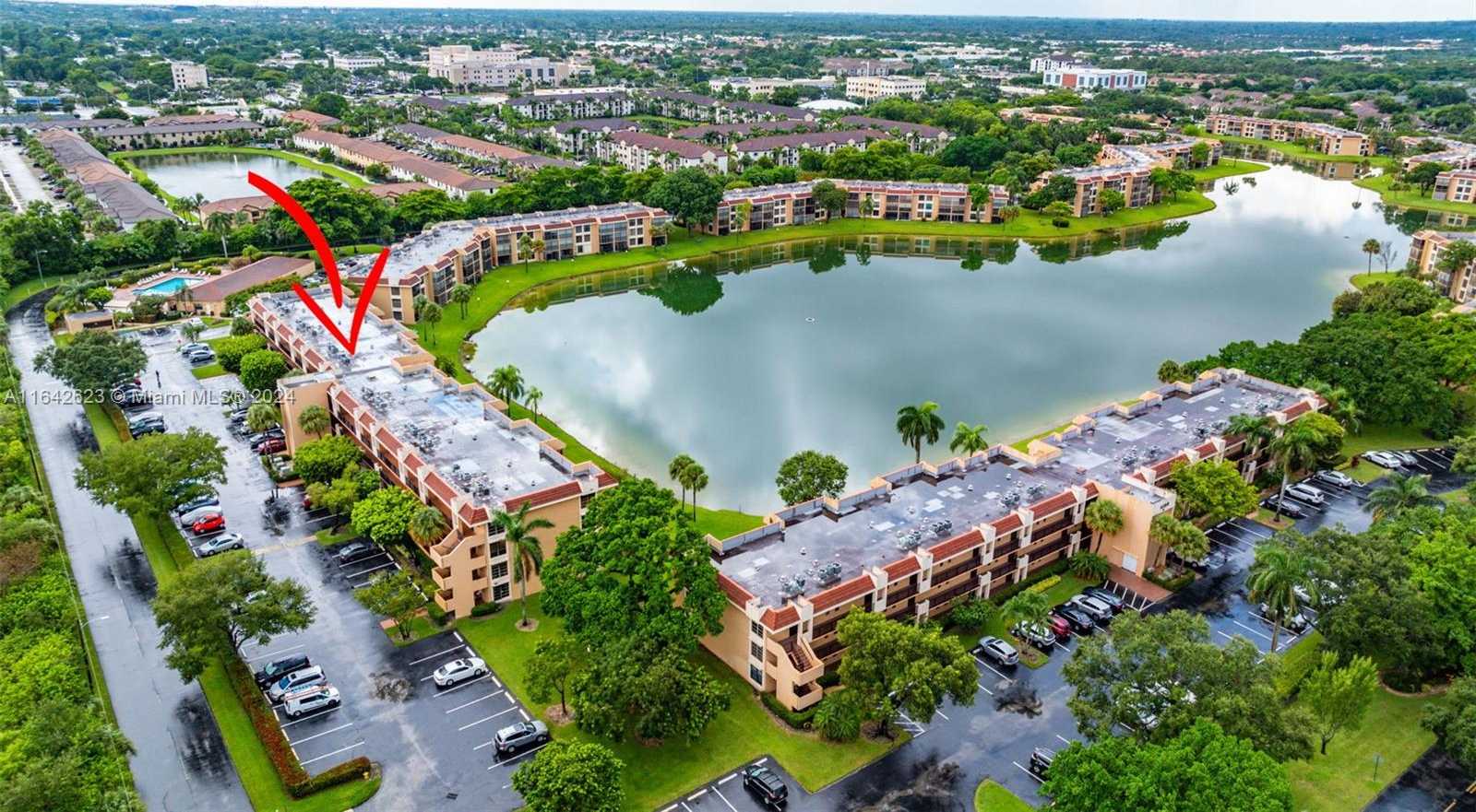 Small Image of 6219 CORAL LAKE DR #207, Margate Number 34