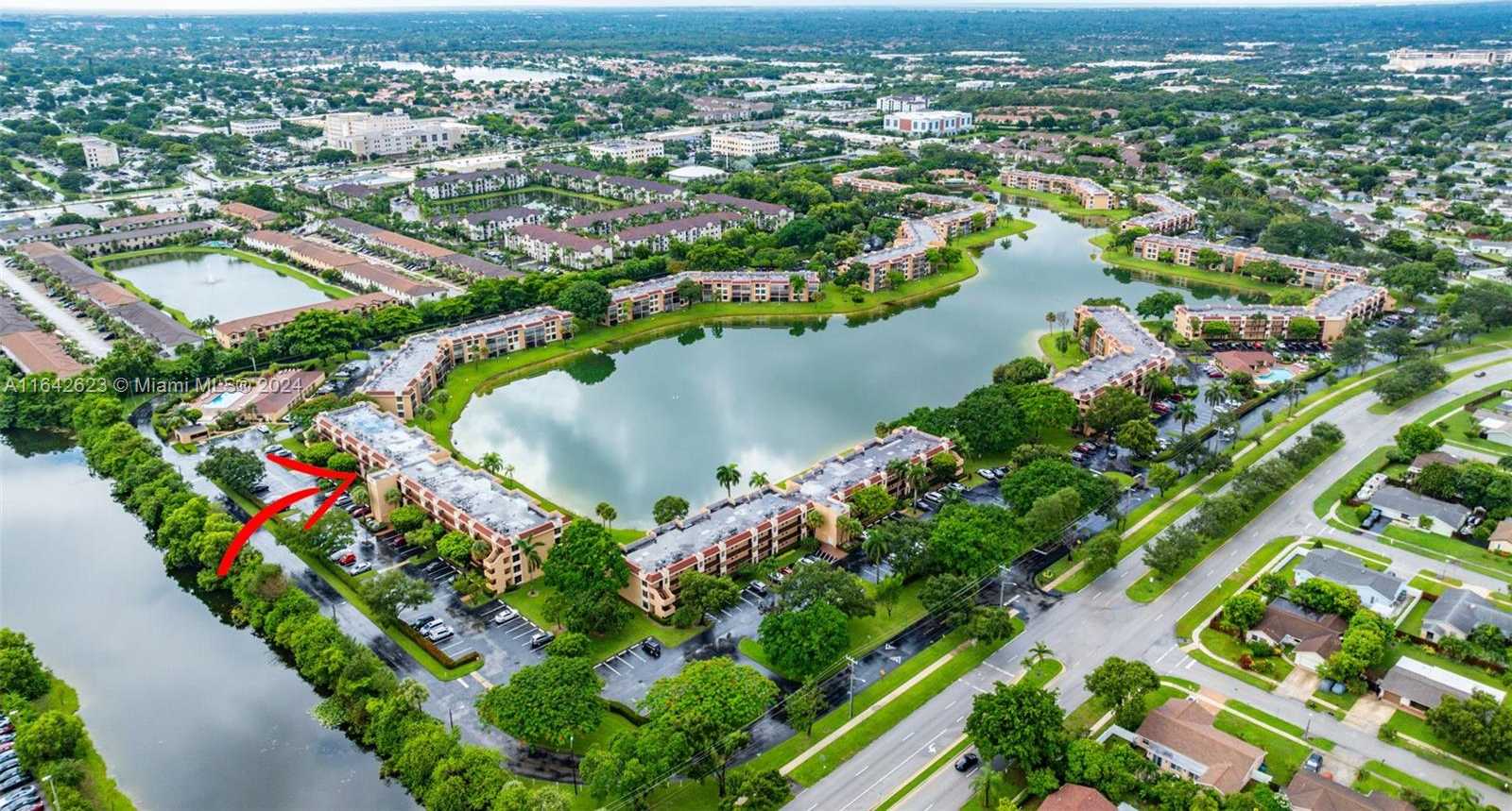 Small Image of 6219 CORAL LAKE DR #207, Margate Number 35