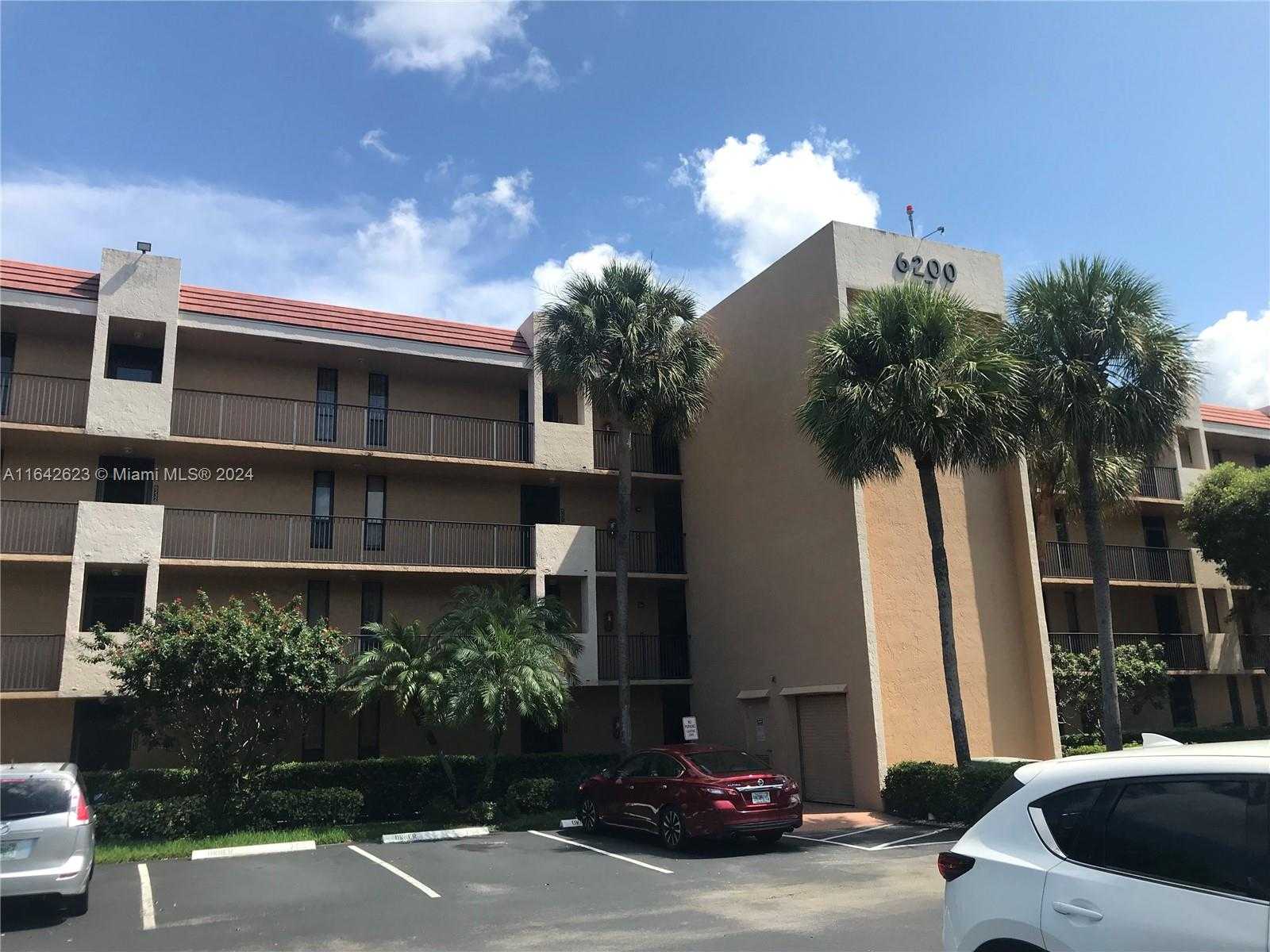 Small Image of 6219 CORAL LAKE DR #207, Margate Number 39