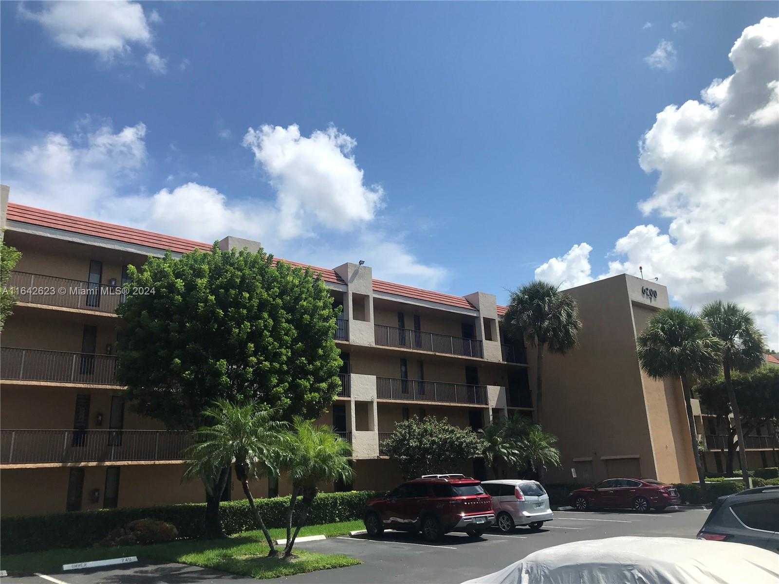 Small Image of 6219 CORAL LAKE DR #207, Margate Number 40