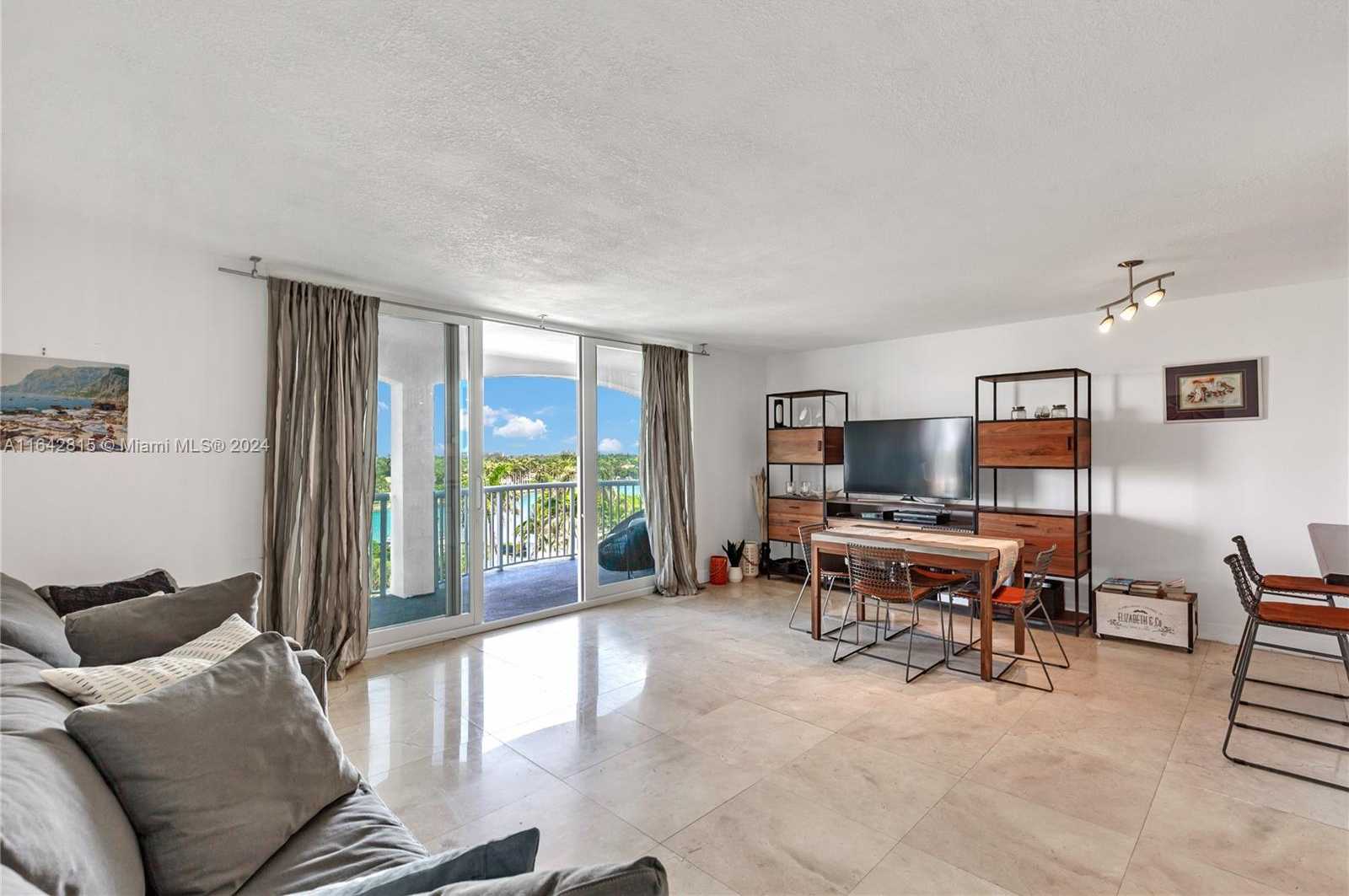 Small Image of 5401 COLLINS AVE #429, Miami Beach Number 12