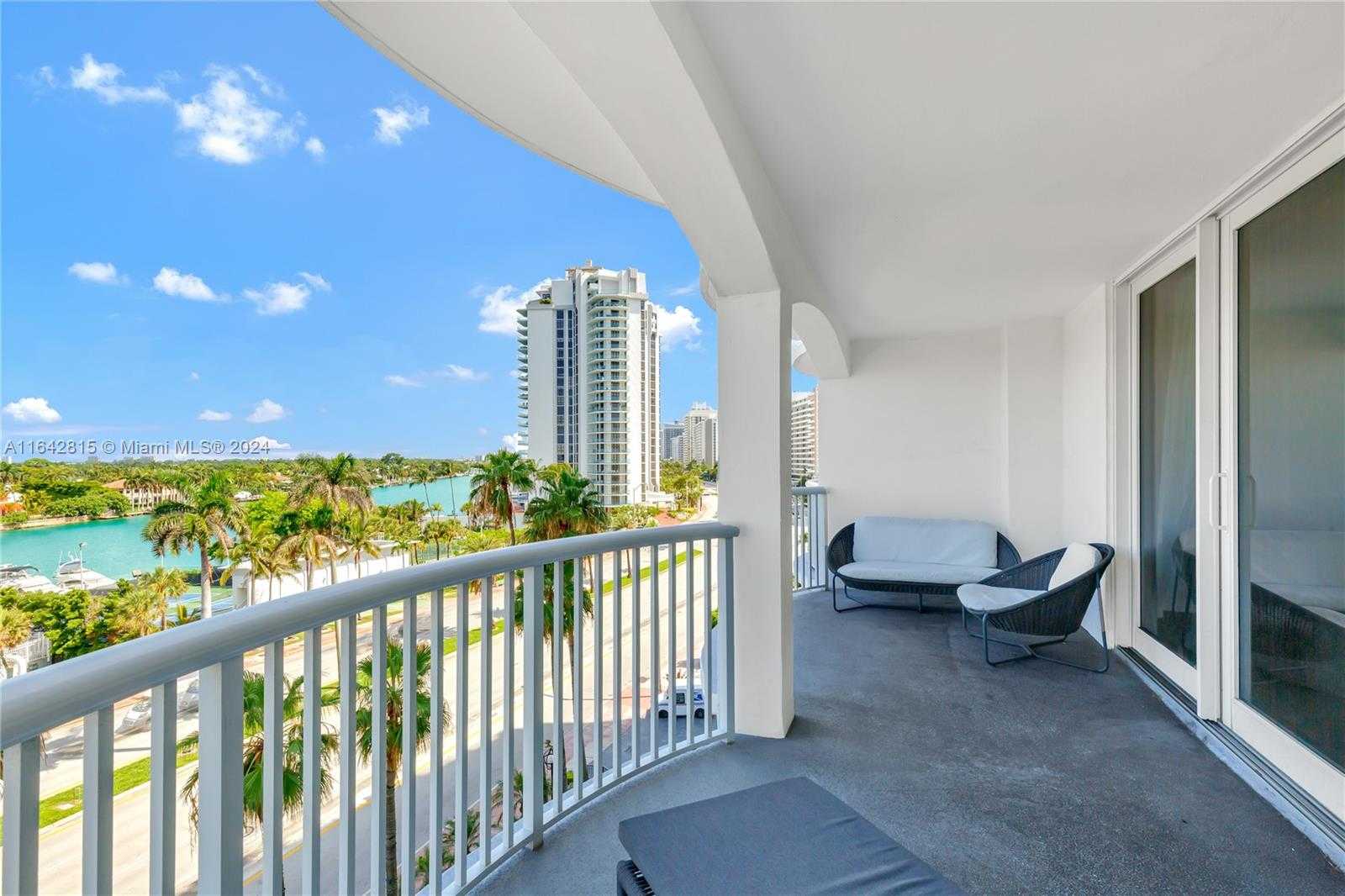 Small Image of 5401 COLLINS AVE #429, Miami Beach Number 17
