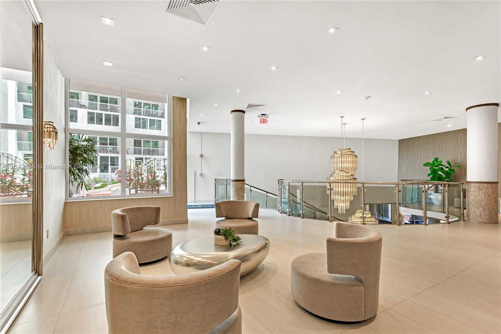 Small Image of 5401 COLLINS AVE #429, Miami Beach Number 19