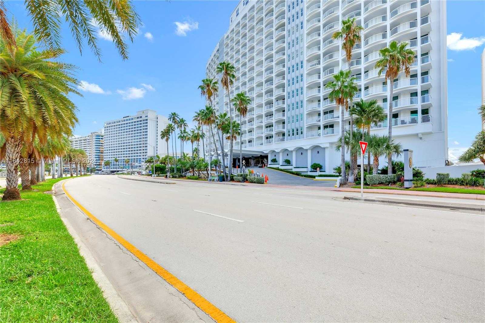 Small Image of 5401 COLLINS AVE #429, Miami Beach Number 28