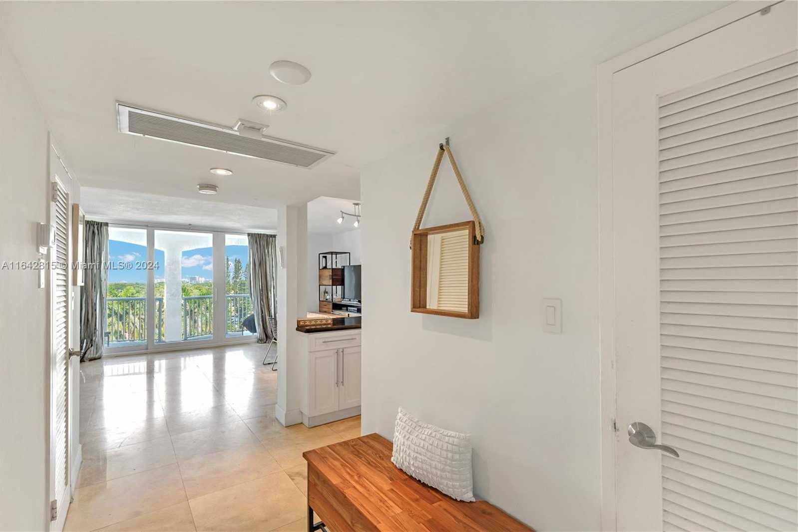 Small Image of 5401 COLLINS AVE #429, Miami Beach Number 7