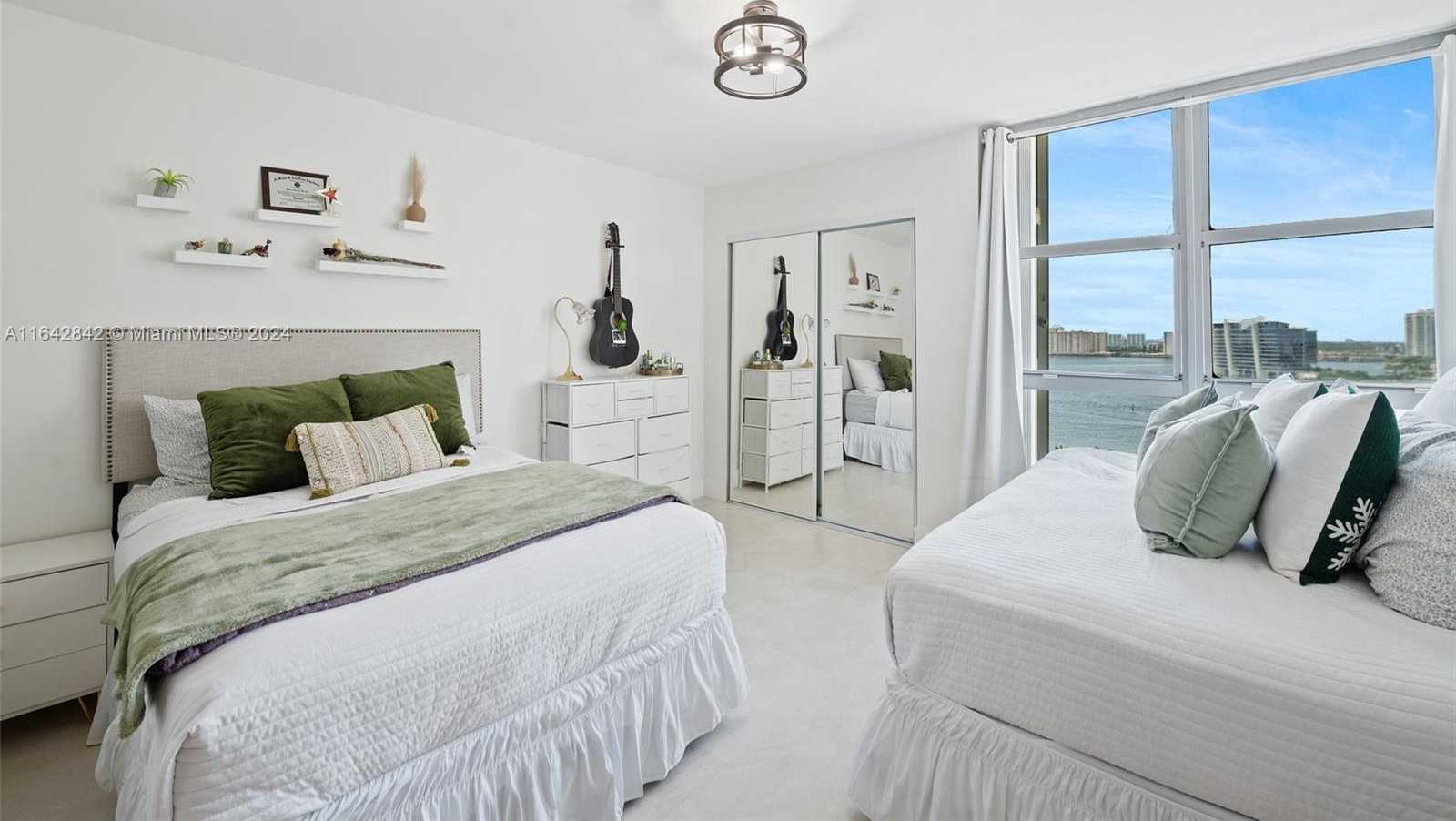 Small Image of 3500 MYSTIC POINTE DR #1801, Aventura Number 2