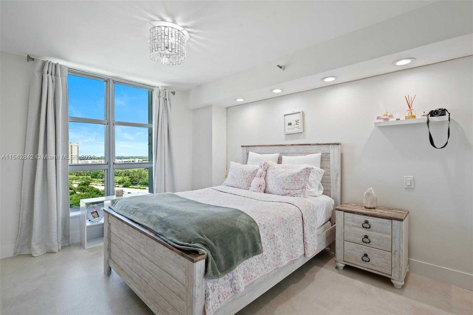 Small Image of 3500 MYSTIC POINTE DR #1801, Aventura Number 20