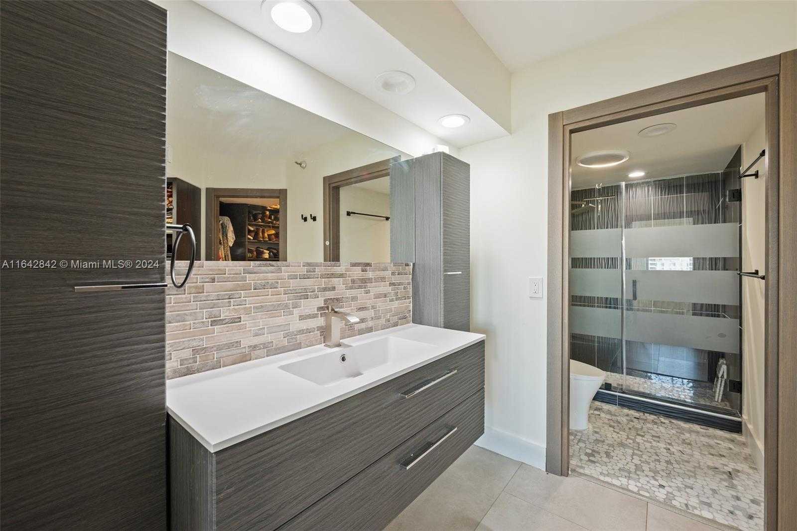Small Image of 3500 MYSTIC POINTE DR #1801, Aventura Number 24