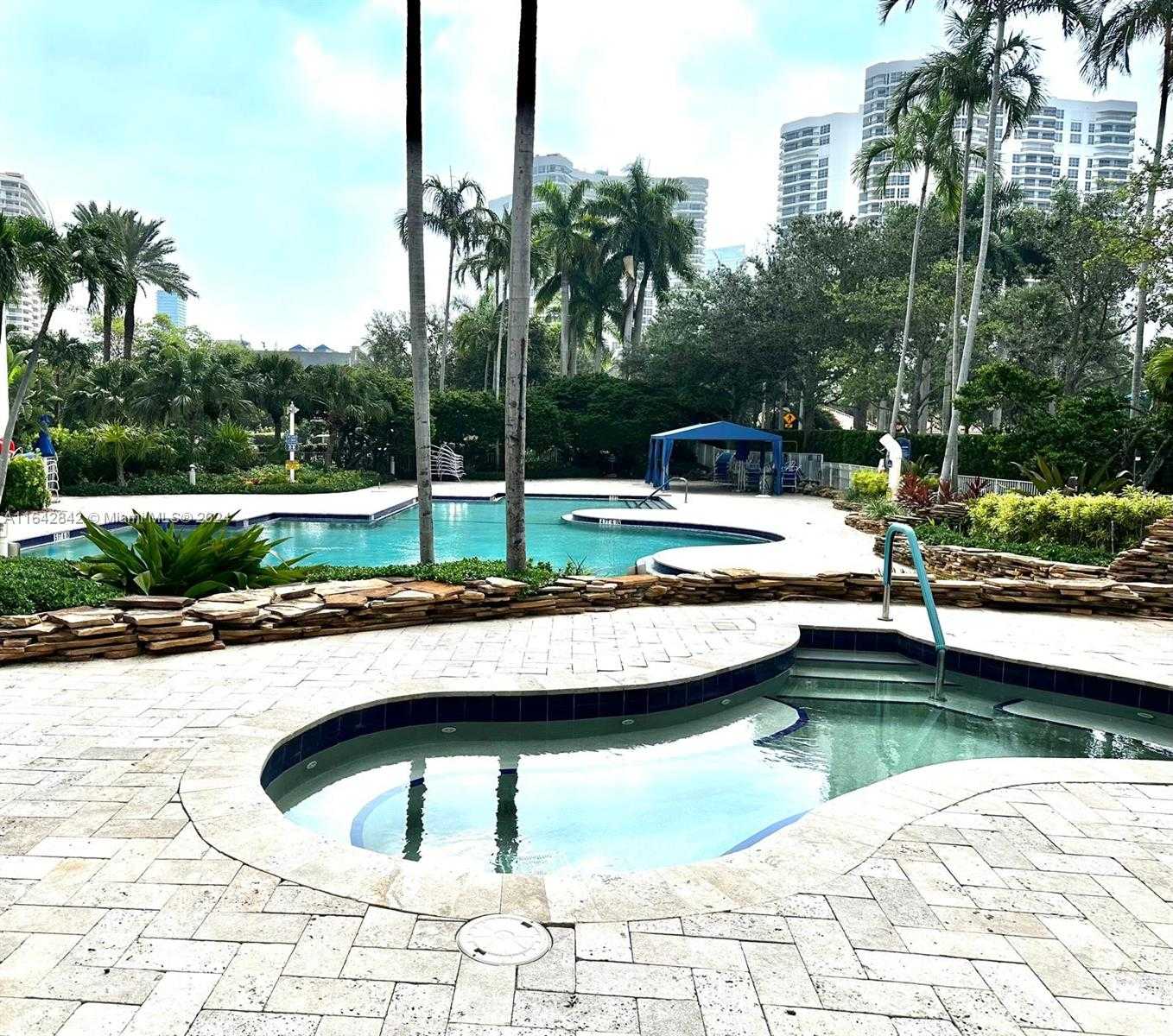 Small Image of 3500 MYSTIC POINTE DR #1801, Aventura Number 36