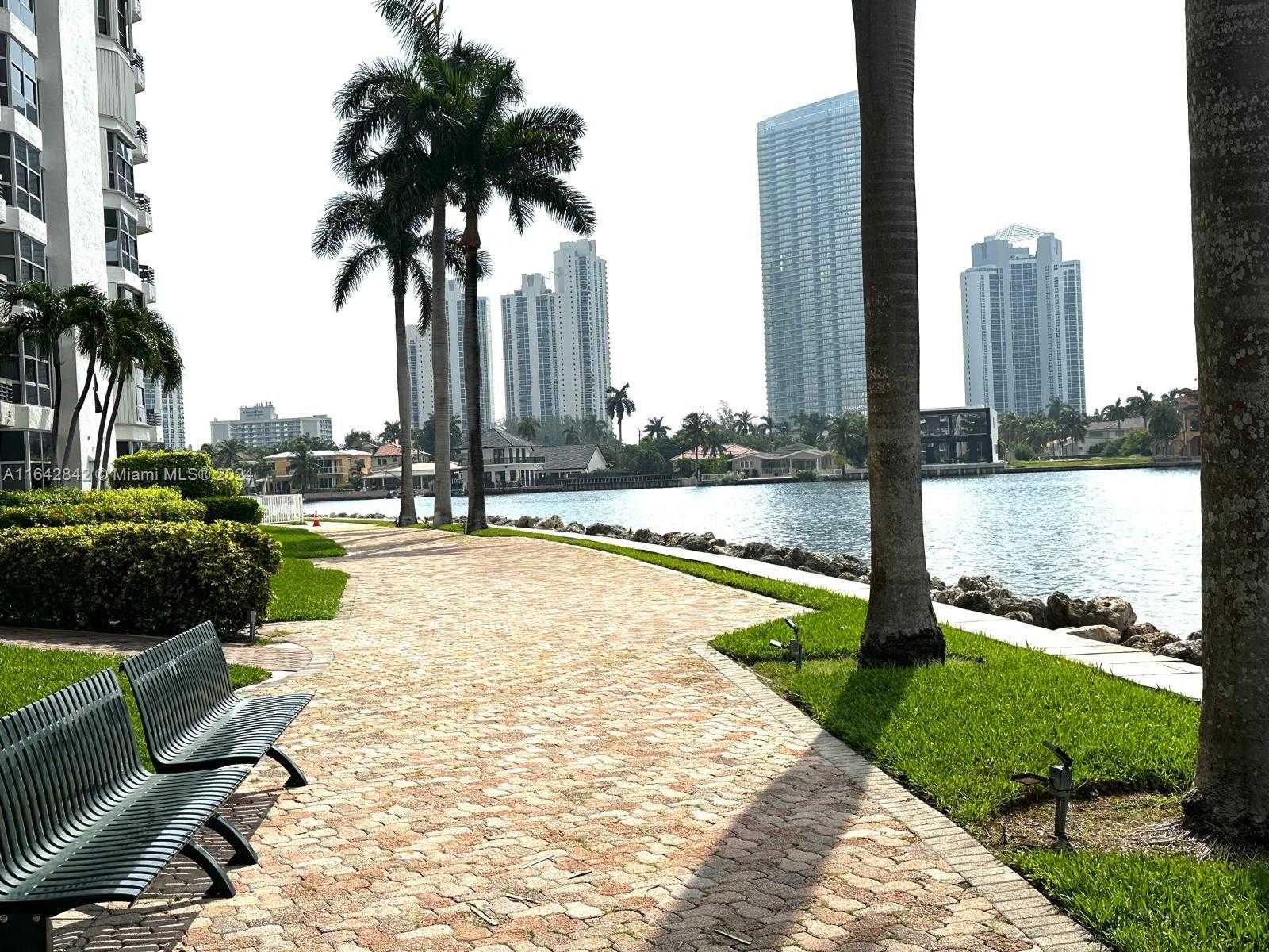 Small Image of 3500 MYSTIC POINTE DR #1801, Aventura Number 49