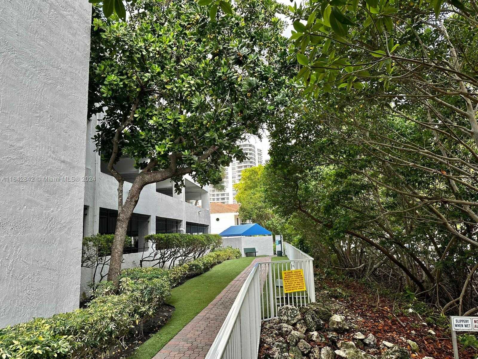 Small Image of 3500 MYSTIC POINTE DR #1801, Aventura Number 56