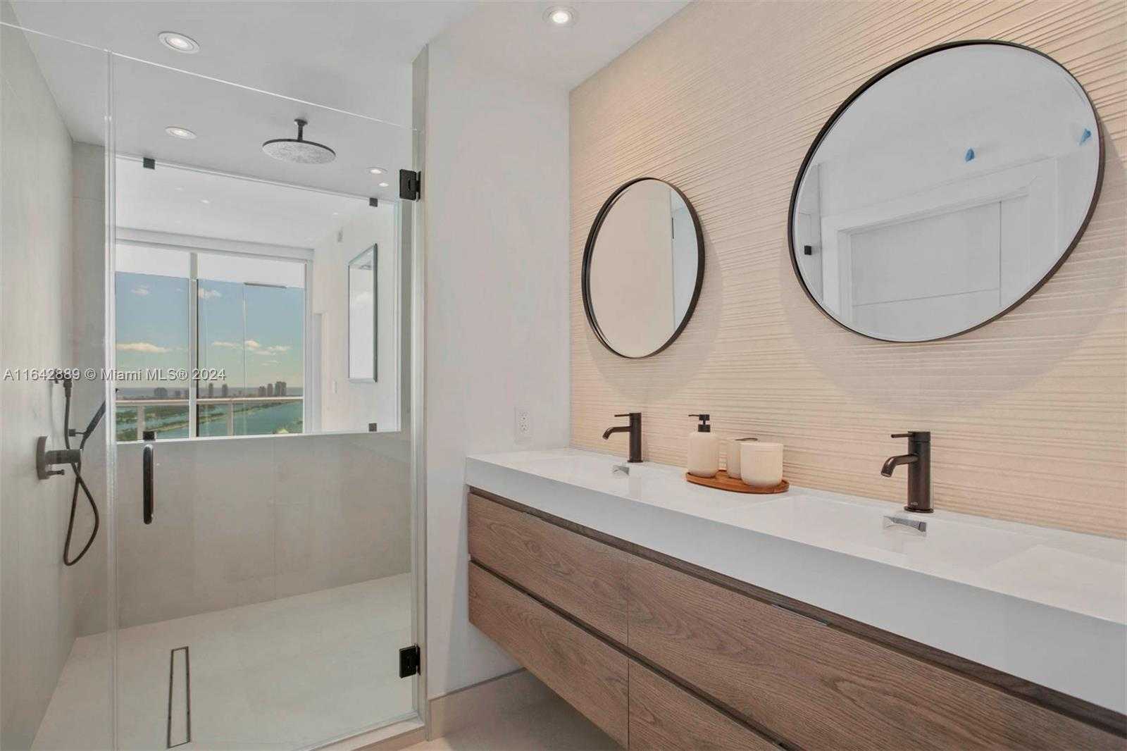 Small Image of 900 BISCAYNE BLVD #4307, Miami Number 14