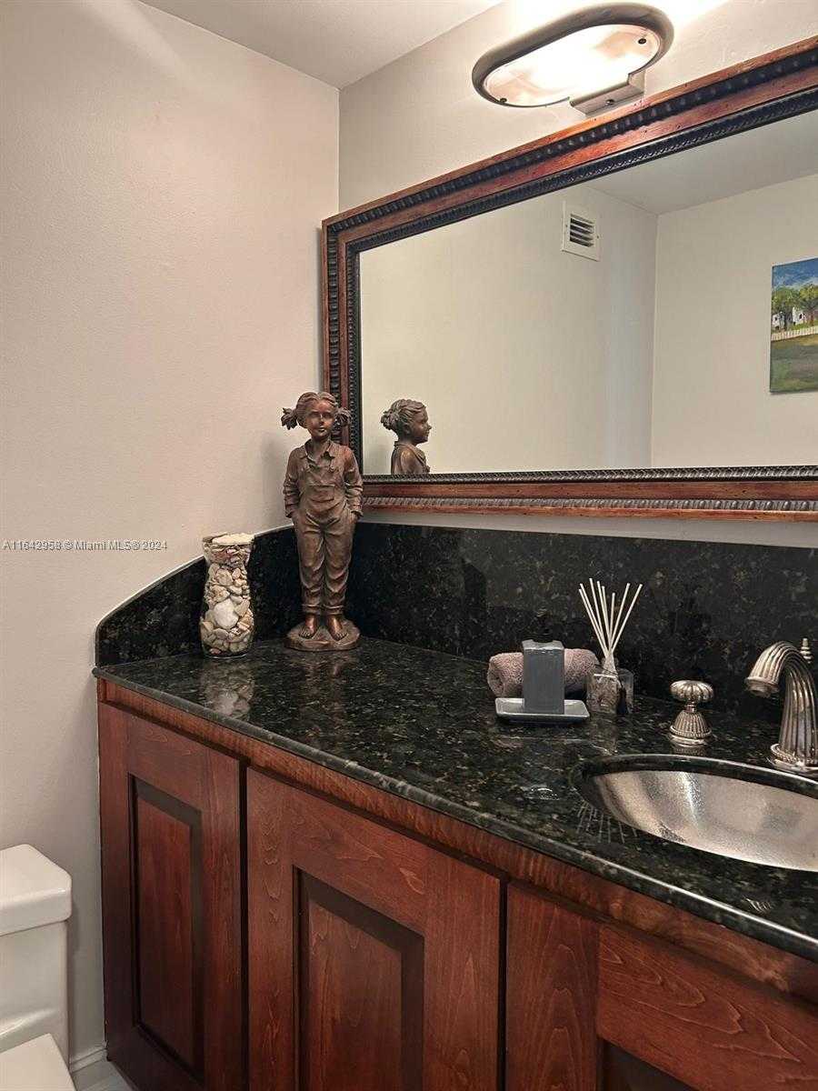 Small Image of 100 LINCOLN RD #608, Miami Beach Number 27