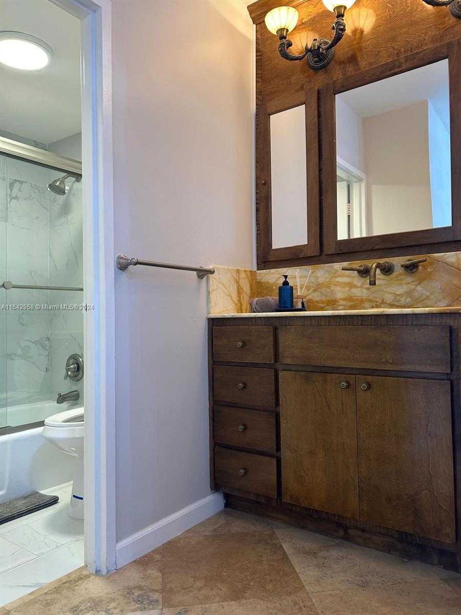 Small Image of 100 LINCOLN RD #608, Miami Beach Number 32