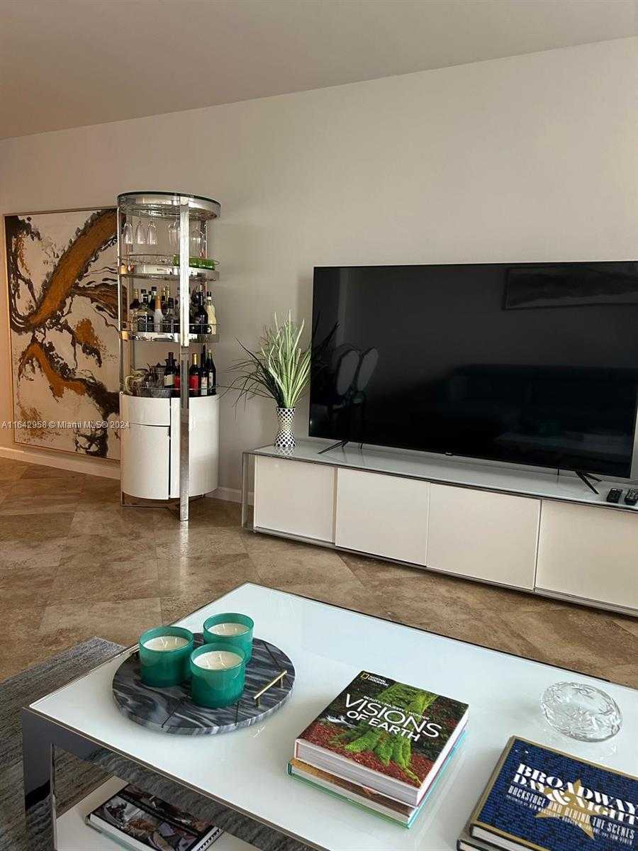Small Image of 100 LINCOLN RD #608, Miami Beach Number 8