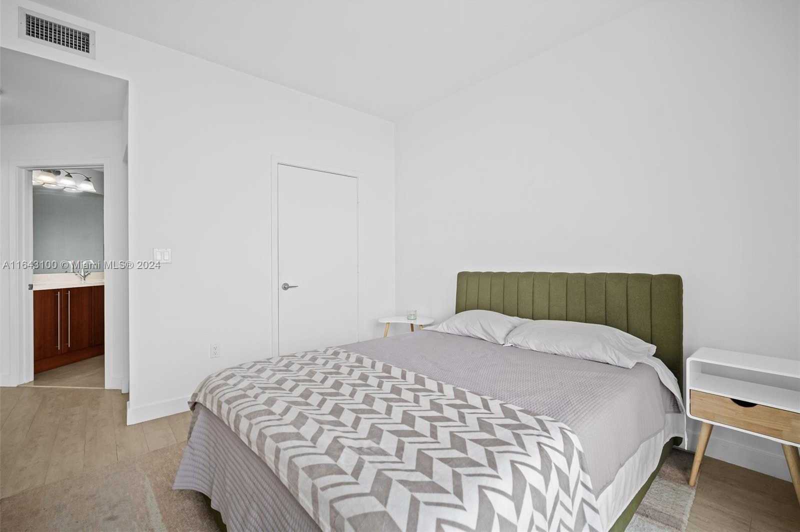 Small Image of 1111 SOUTH WEST 1ST AVE #3425-N, Miami Number 11