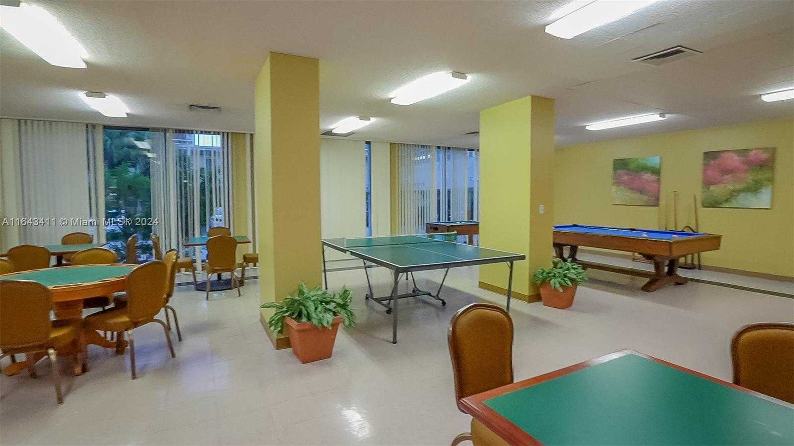 Small Image of 1985 SOUTH OCEAN DRIVE #15G, Hallandale Beach Number 17