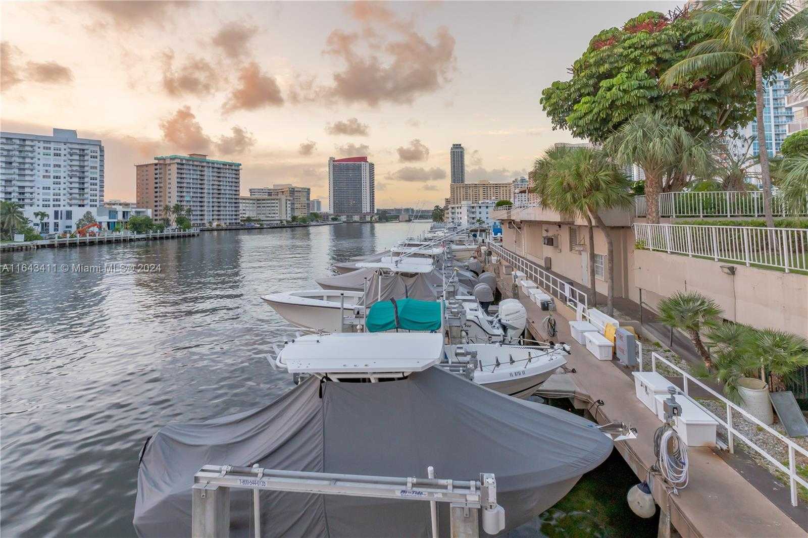 Small Image of 1985 SOUTH OCEAN DRIVE #15G, Hallandale Beach Number 21