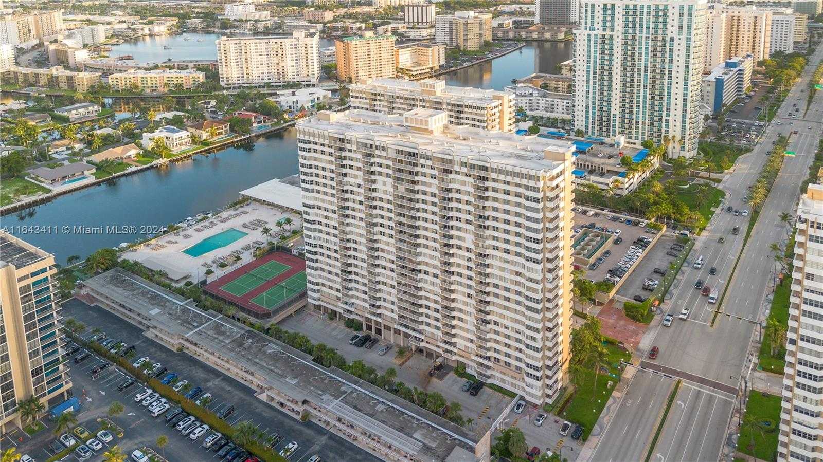 Small Image of 1985 SOUTH OCEAN DRIVE #15G, Hallandale Beach Number 35