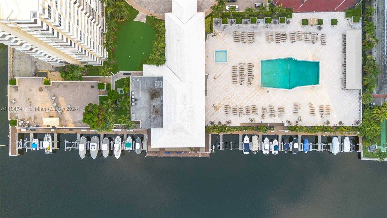 Small Image of 1985 SOUTH OCEAN DRIVE #15G, Hallandale Beach Number 5