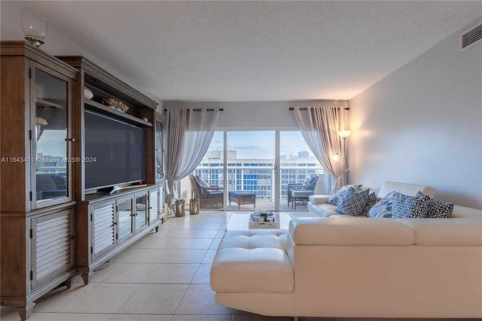 Small Image of 1985 SOUTH OCEAN DRIVE #15G, Hallandale Beach Number 8