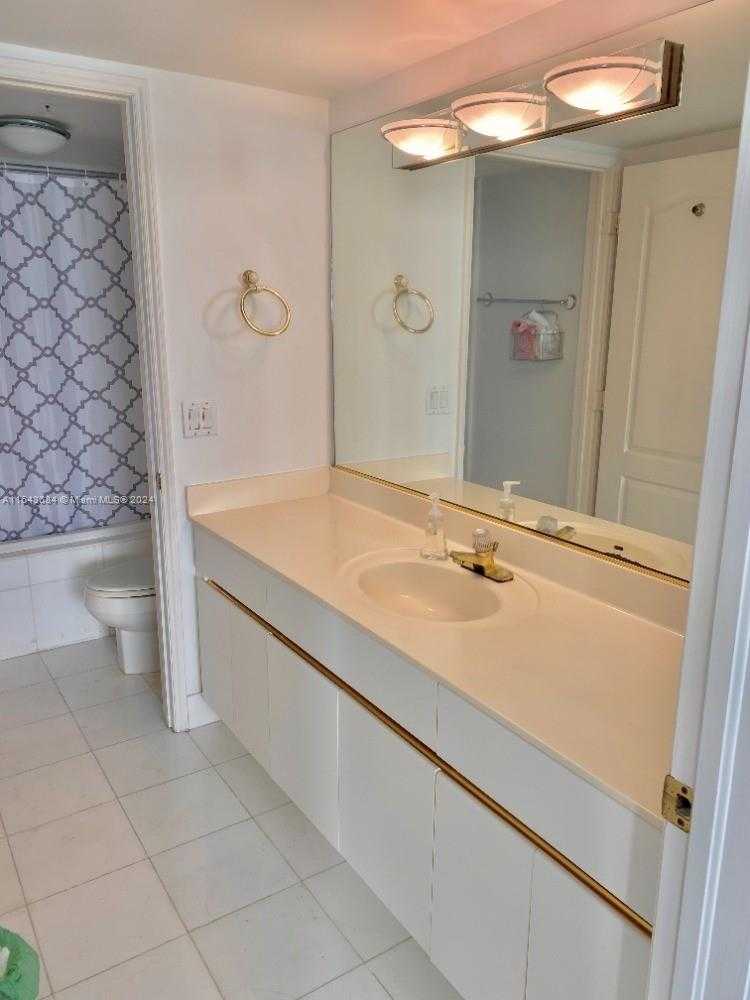 Small Image of 1900 SUNSET HARBOUR DR #1610, Miami Beach Number 4