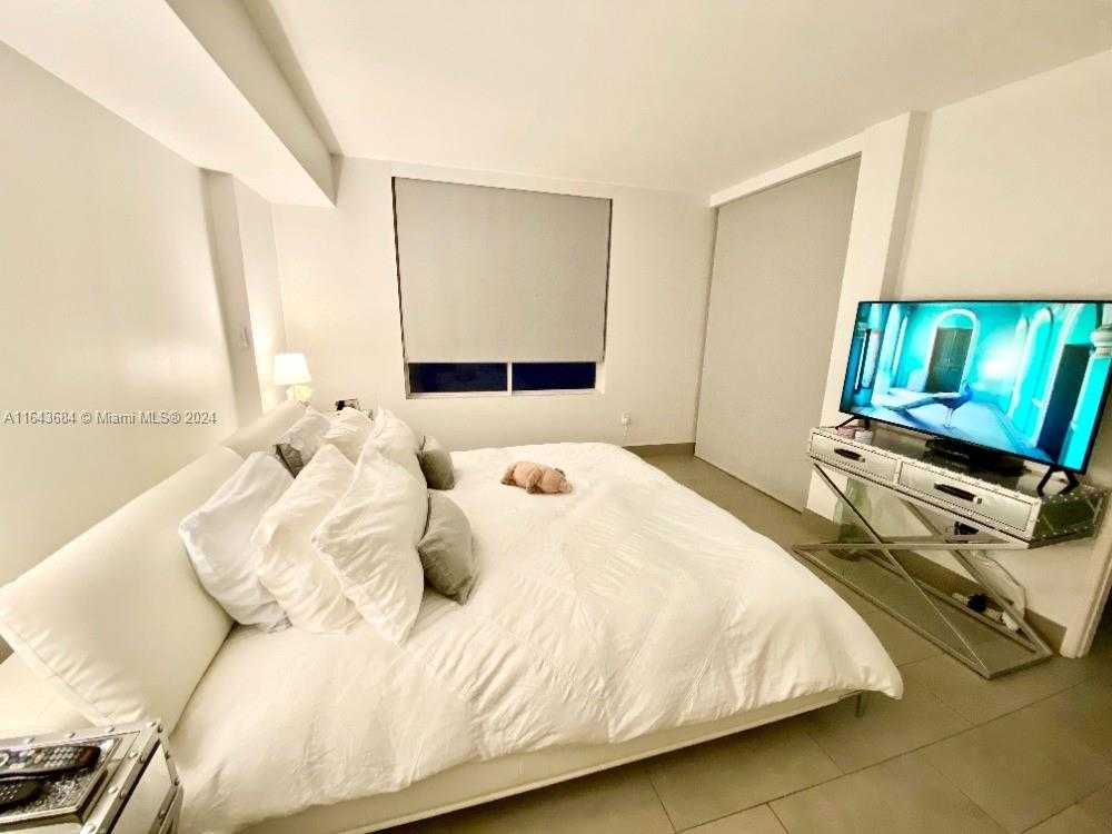 Small Image of 1900 SUNSET HARBOUR DR #1610, Miami Beach Number 5