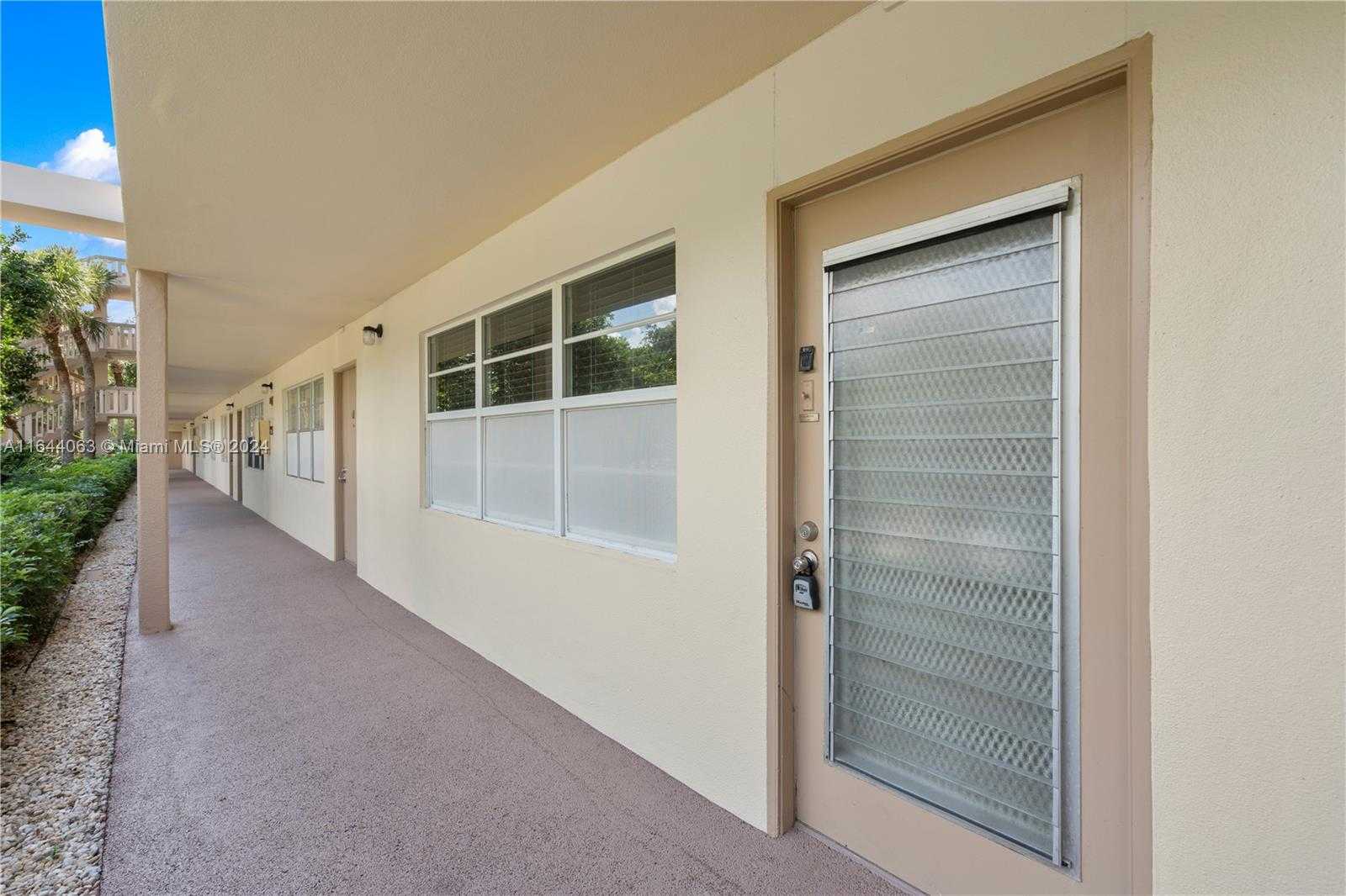 Small Image of 2301 LUCAYA LN #G1, Coconut Creek Number 11