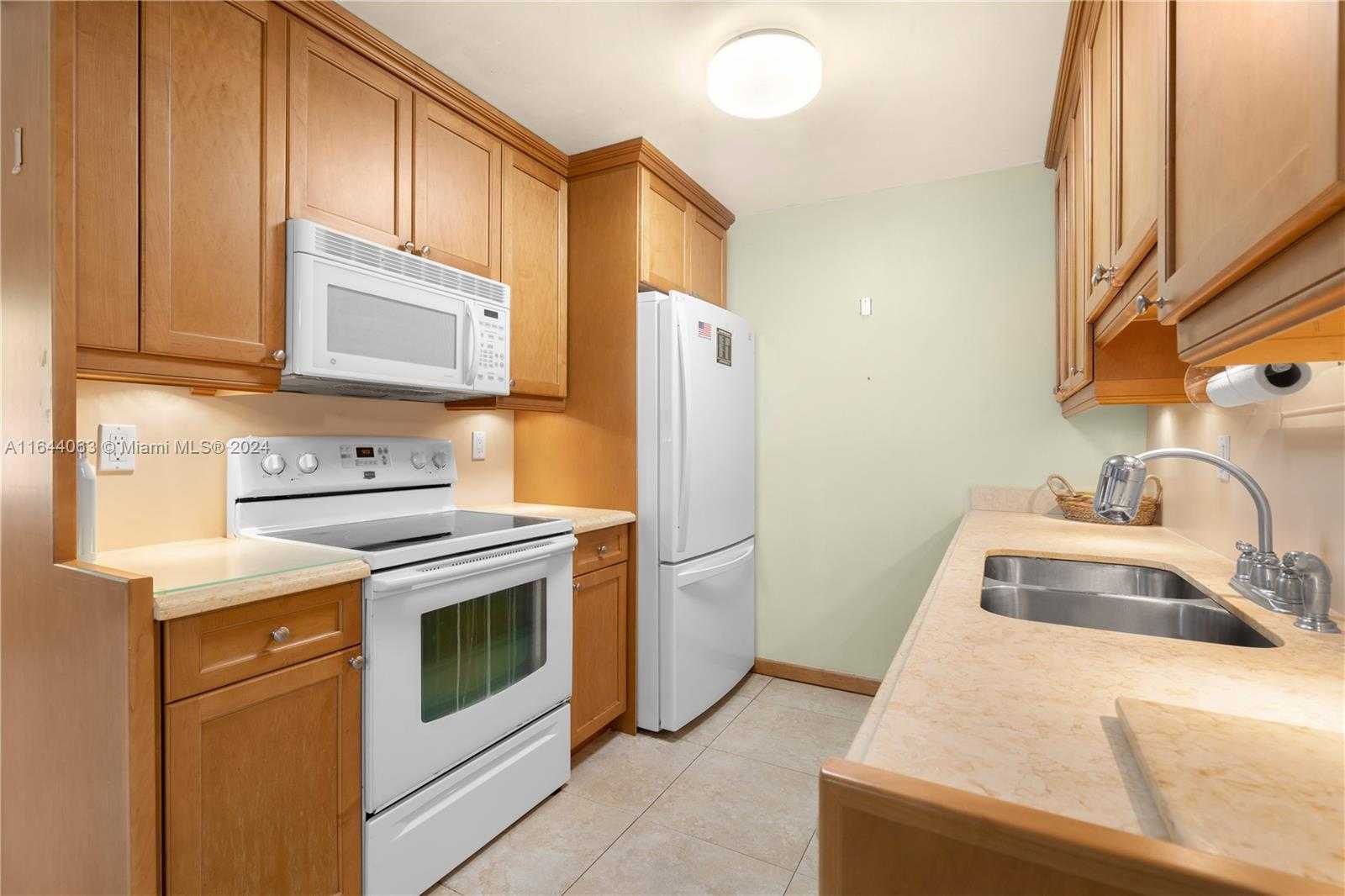 Small Image of 2301 LUCAYA LN #G1, Coconut Creek Number 4