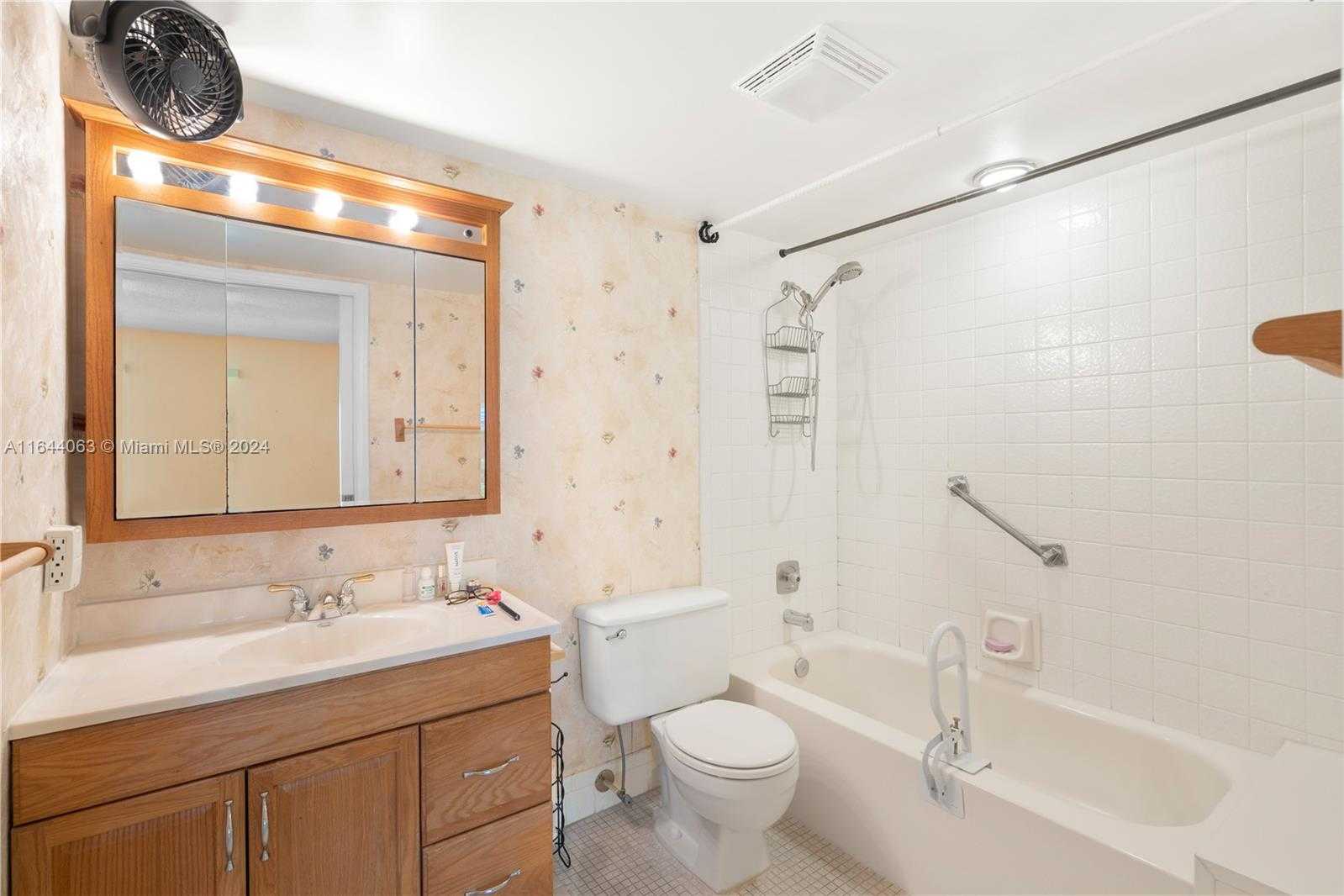 Small Image of 2301 LUCAYA LN #G1, Coconut Creek Number 8