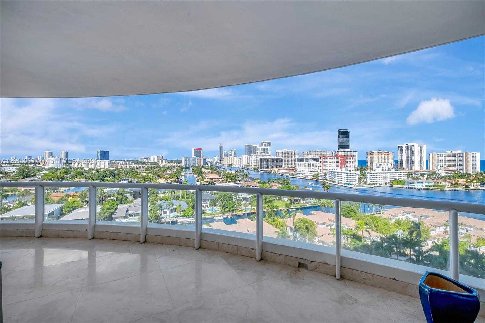 Small Image of 21200 POINT PL #1204, Aventura Number 3