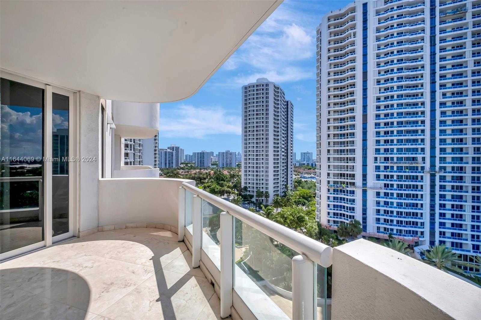 Small Image of 21200 POINT PL #1204, Aventura Number 44