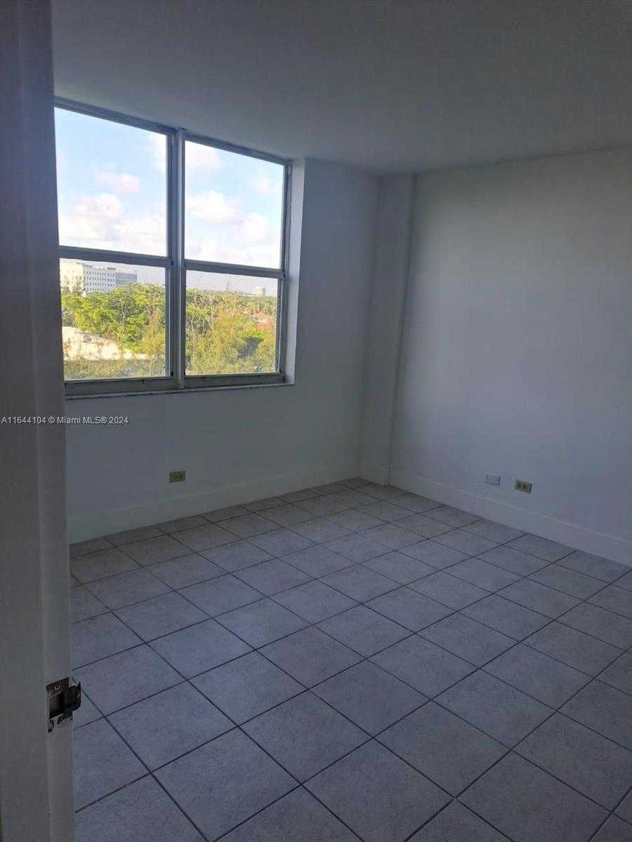 Small Image of 3660 NORTH EAST 166TH ST #705, North Miami Beach Number 14